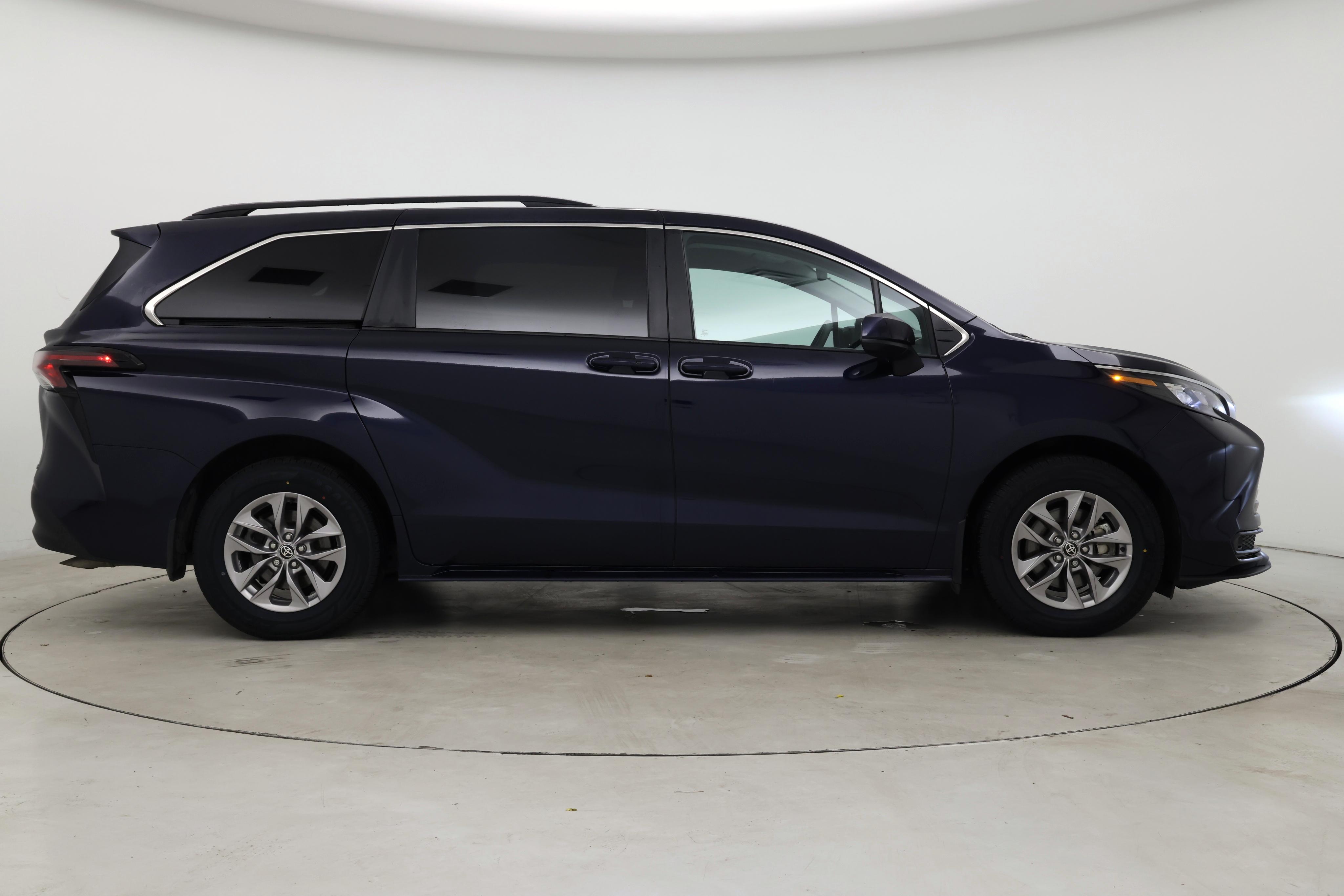 Thumbnail: 2025 Toyota Sienna - 7