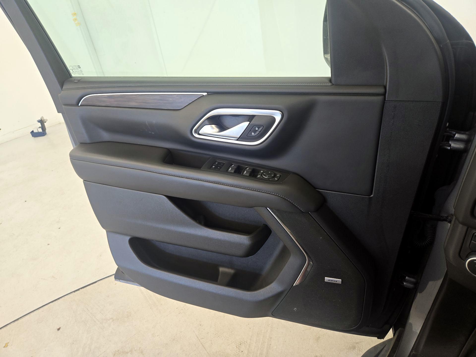 Thumbnail: 2022 Chevrolet Suburban - 12