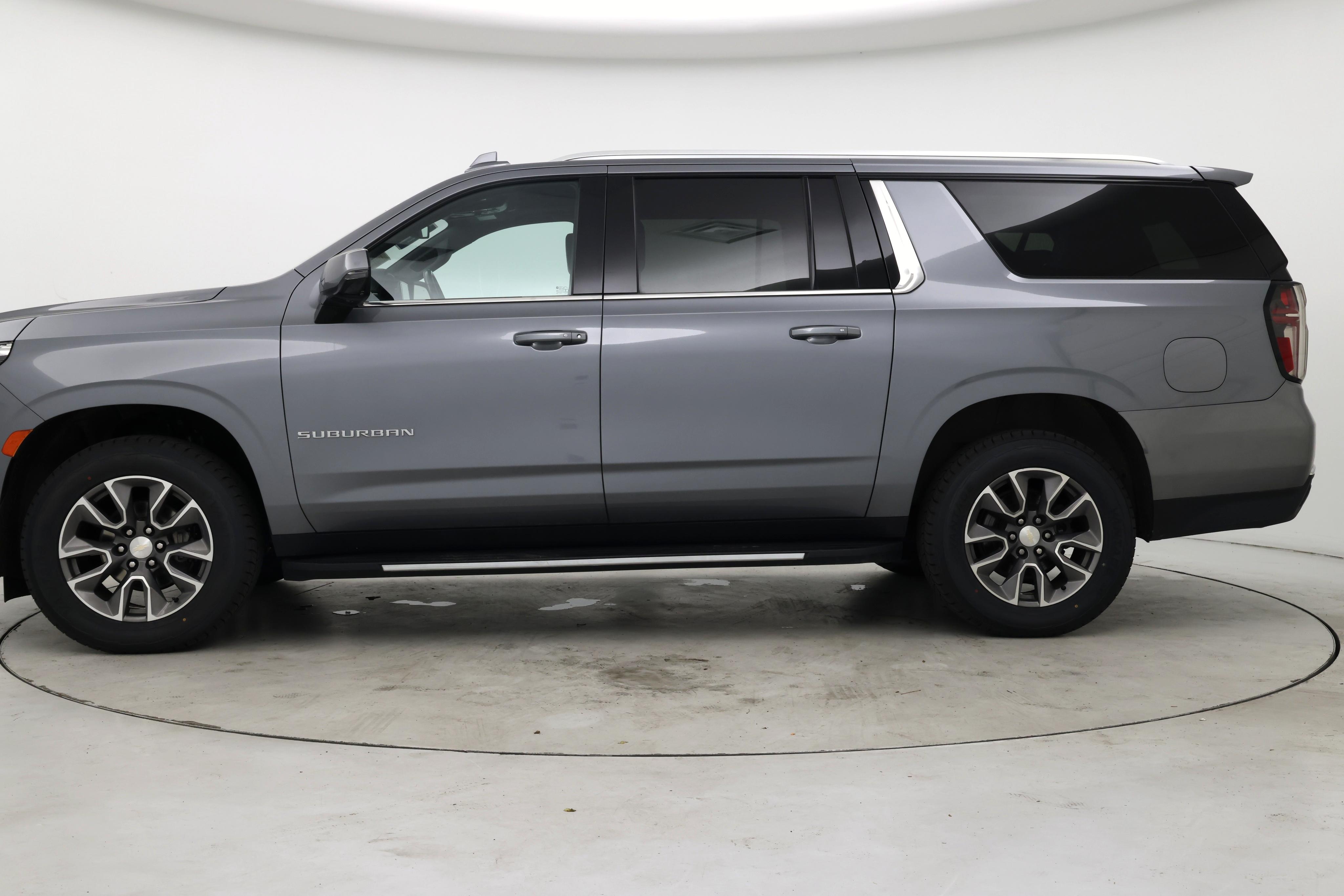 Thumbnail: 2022 Chevrolet Suburban - 3