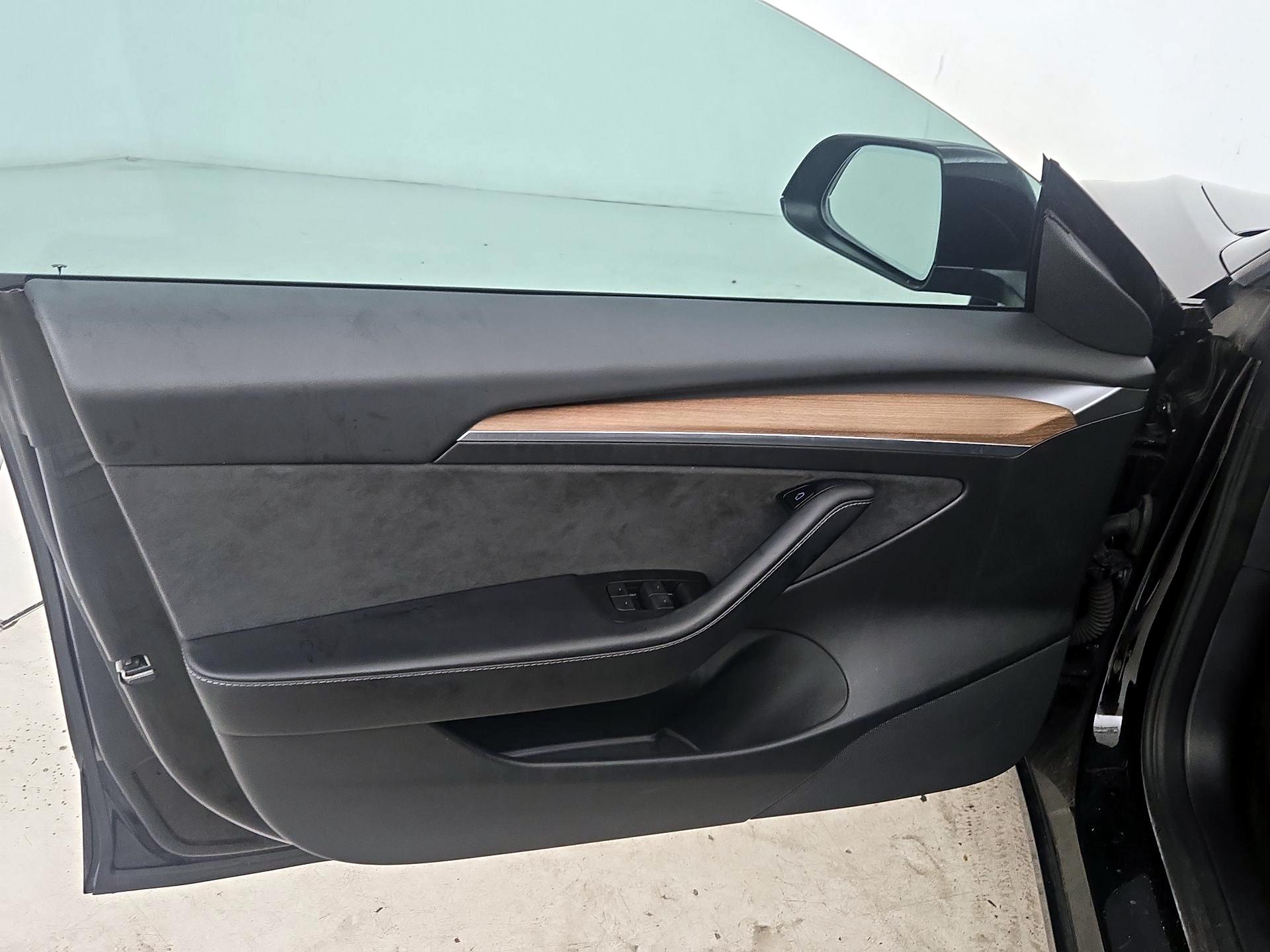 Thumbnail: 2022 Tesla Model 3 - 12
