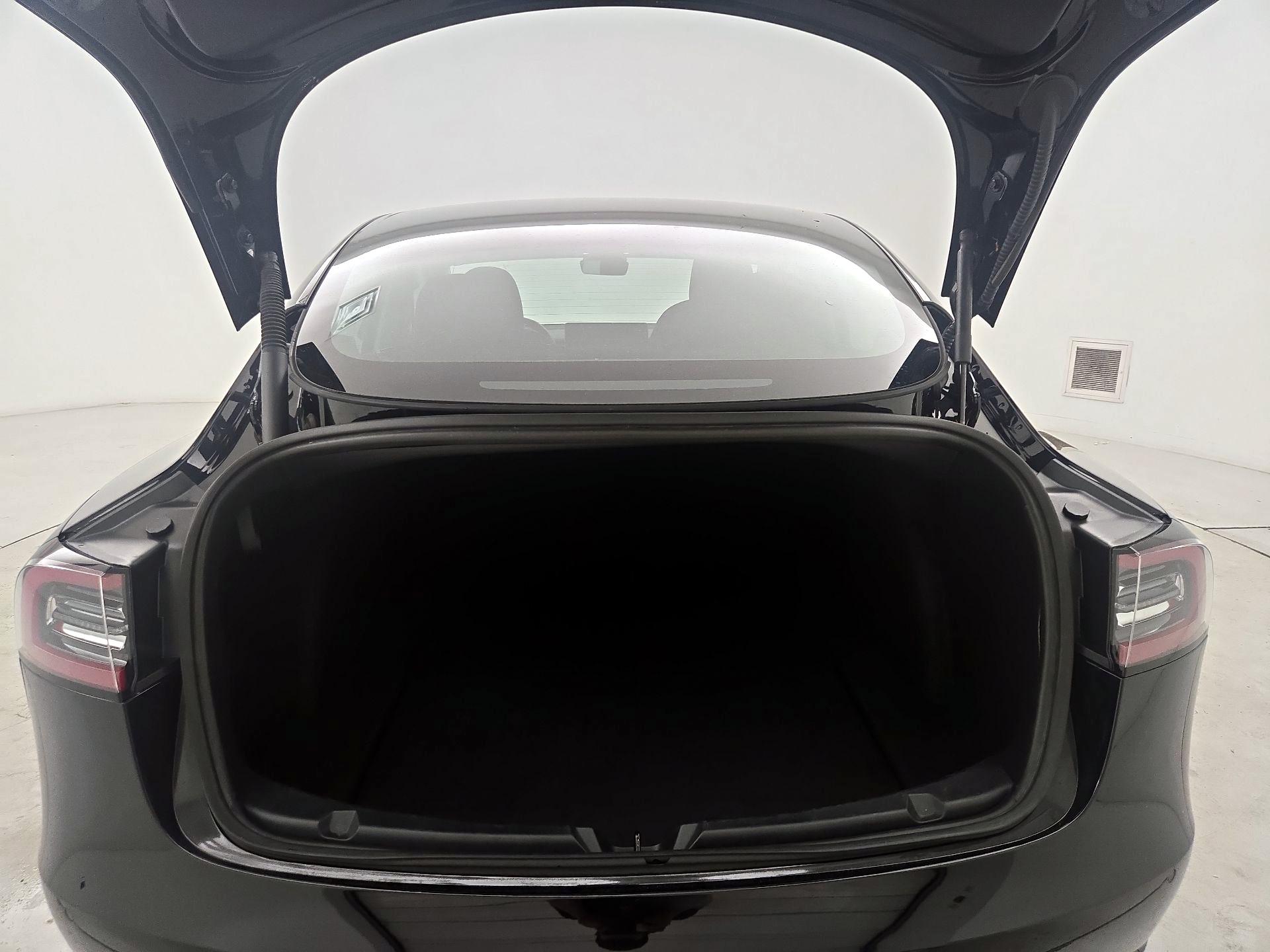 Thumbnail: 2022 Tesla Model 3 - 20