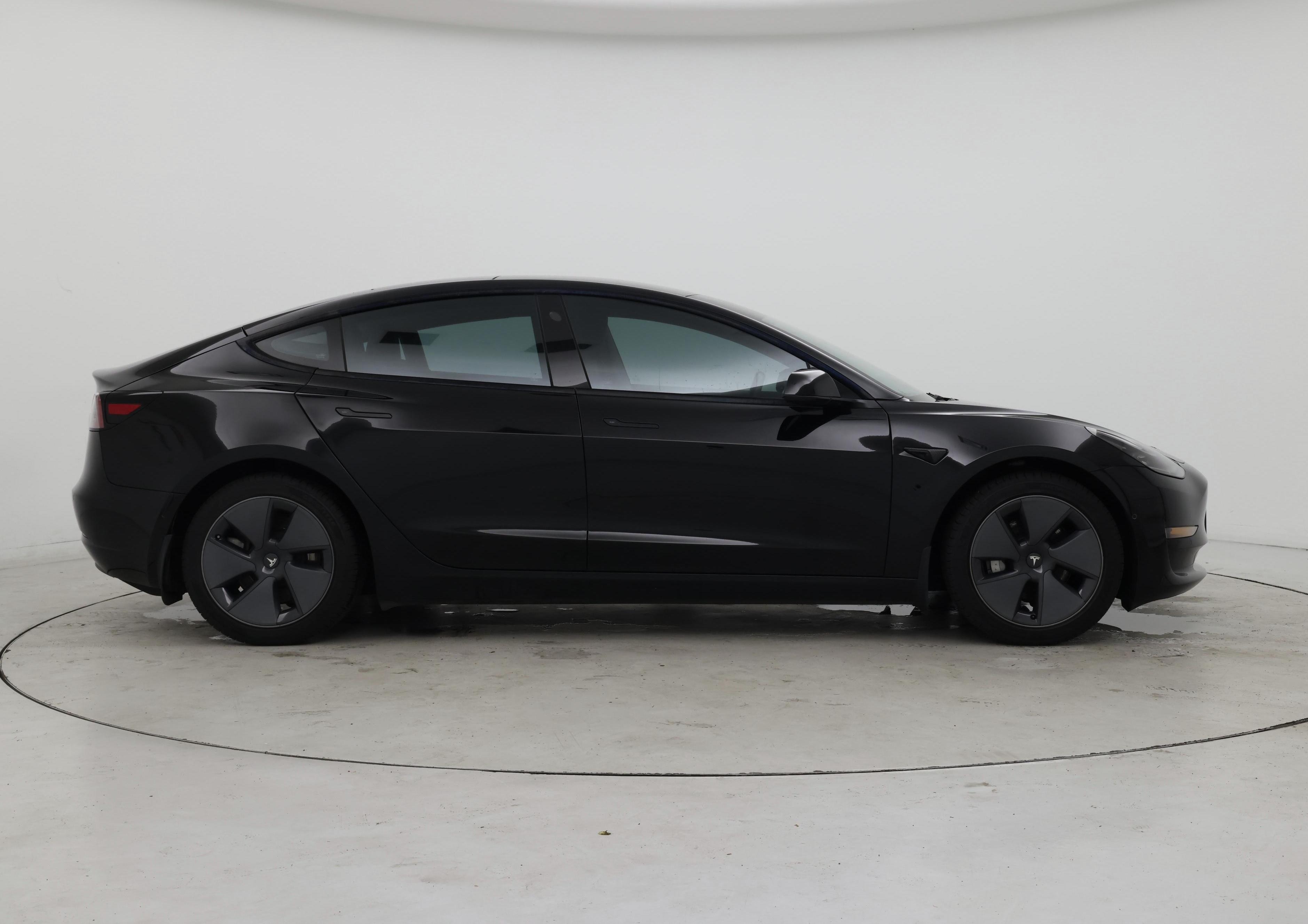 Thumbnail: 2022 Tesla Model 3 - 7
