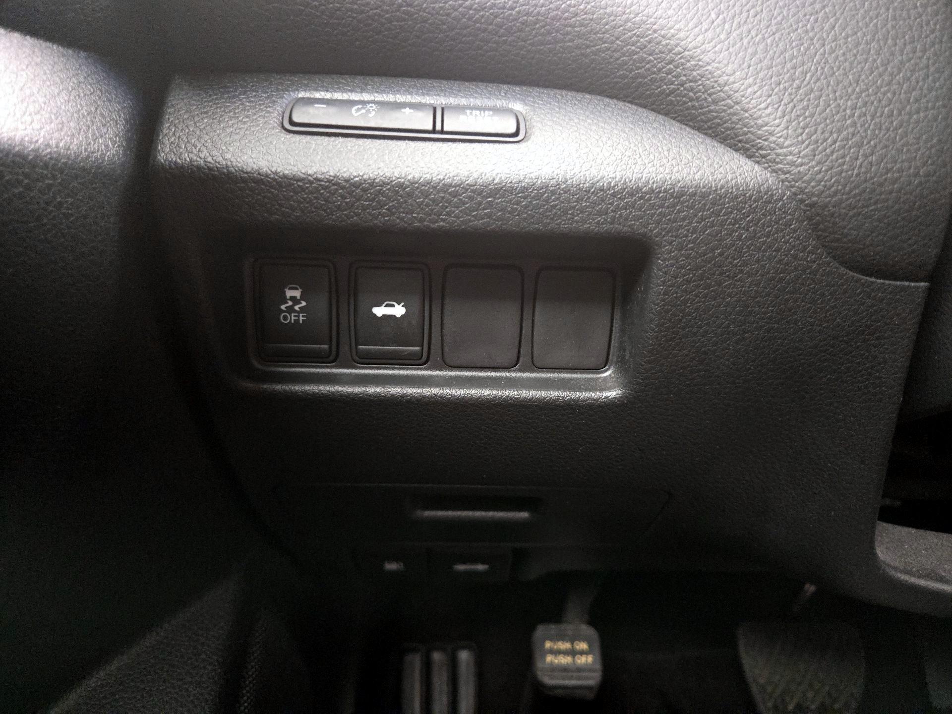 Thumbnail: 2014 Nissan Altima - 13