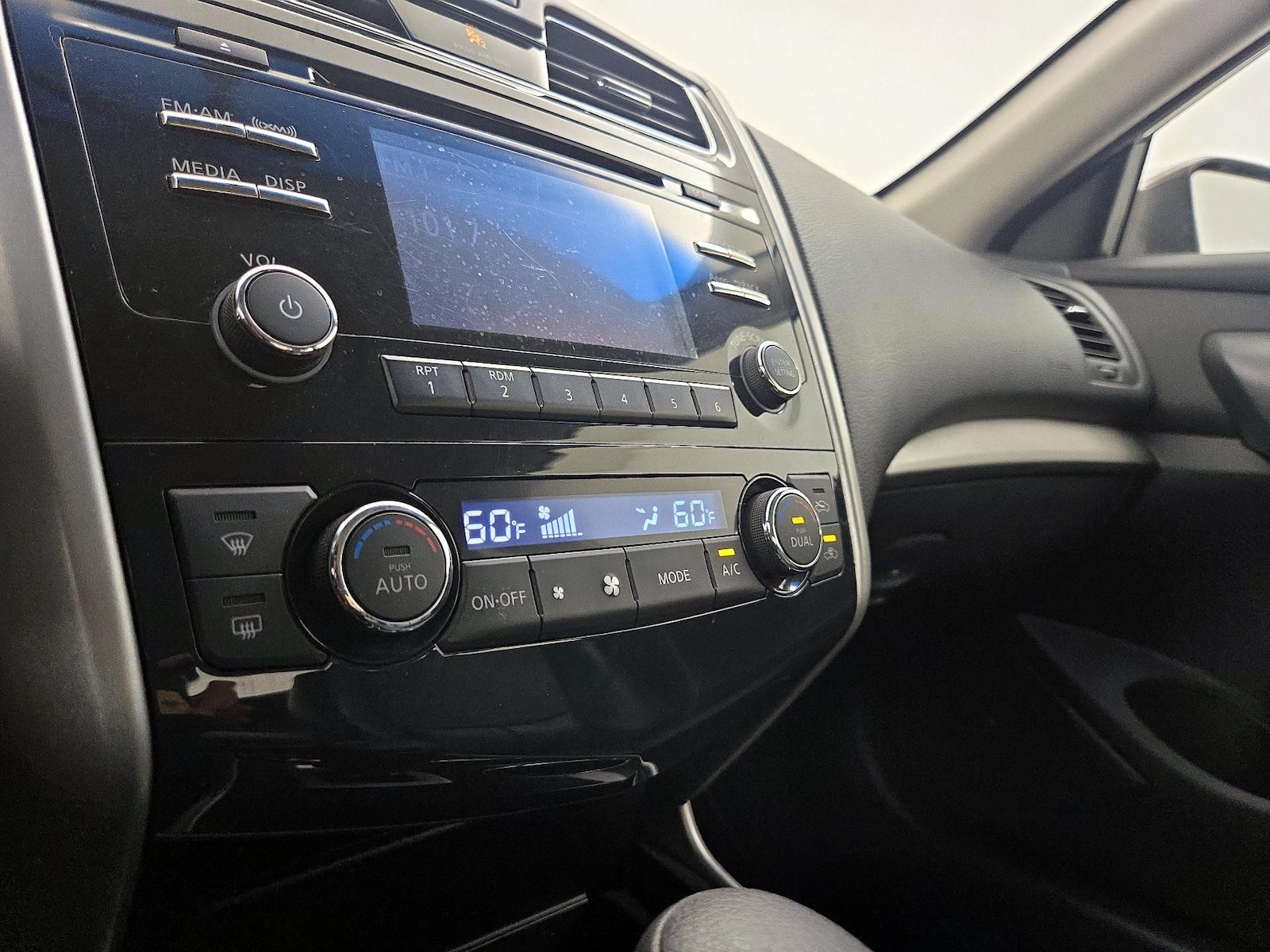 2014 Nissan Altima SV - Photo 17