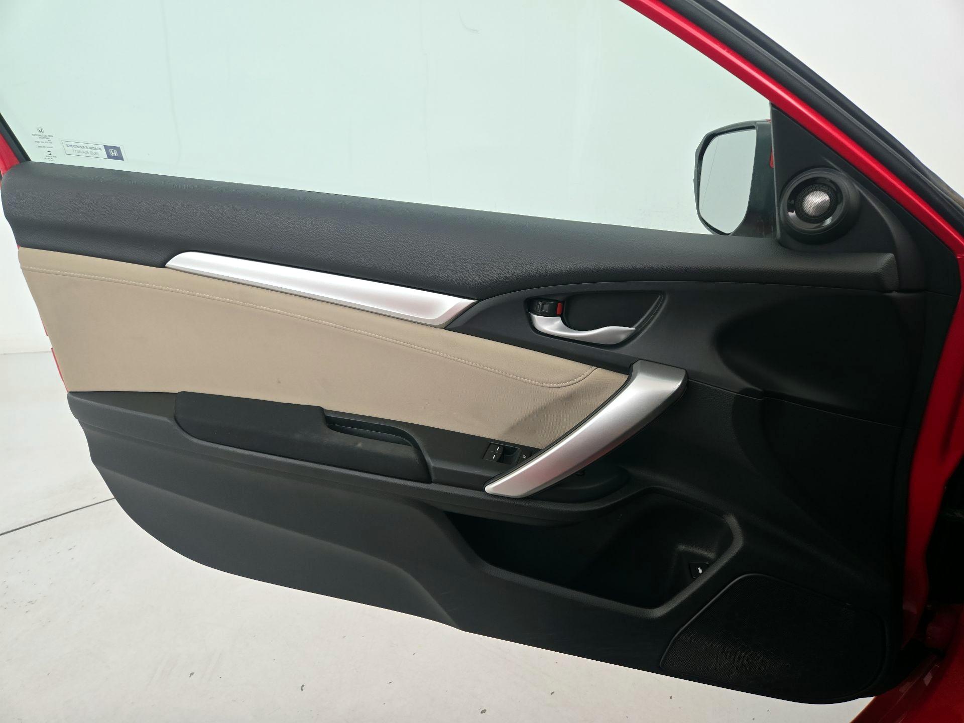 Thumbnail: 2016 Honda Civic - 12