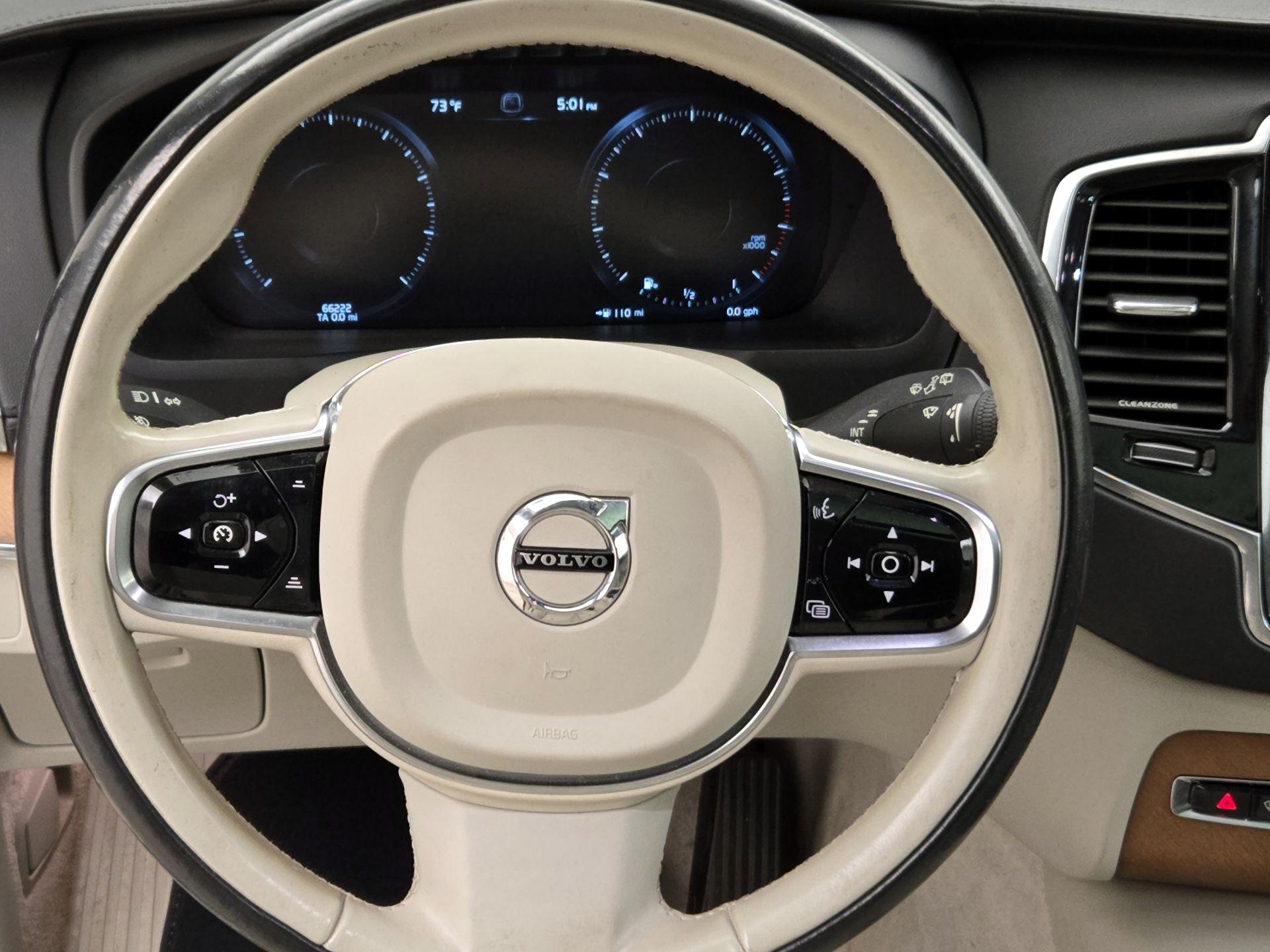 Thumbnail: 2016 Volvo XC90 - 10