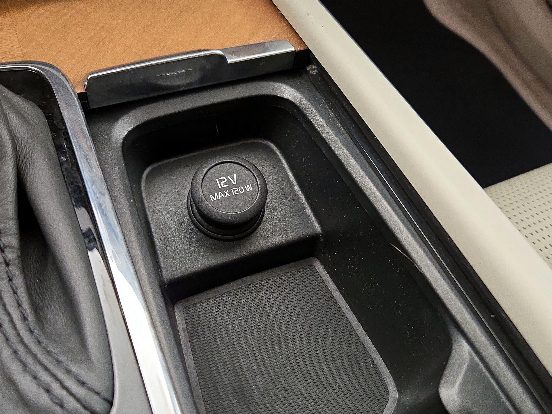 Thumbnail: 2016 Volvo XC90 - 18