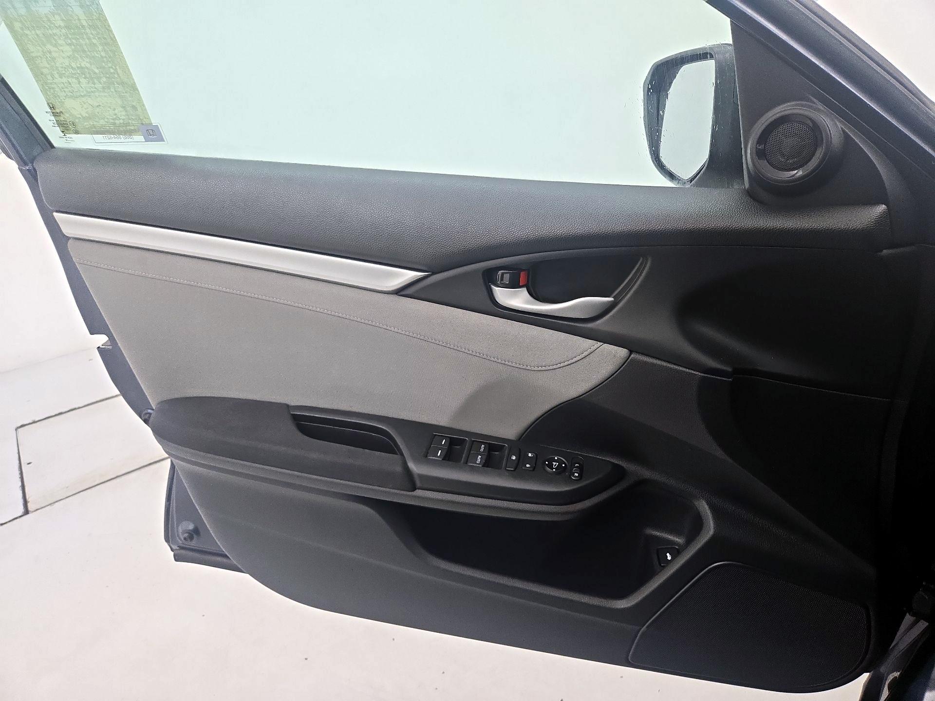 Thumbnail: 2018 Honda Civic - 12
