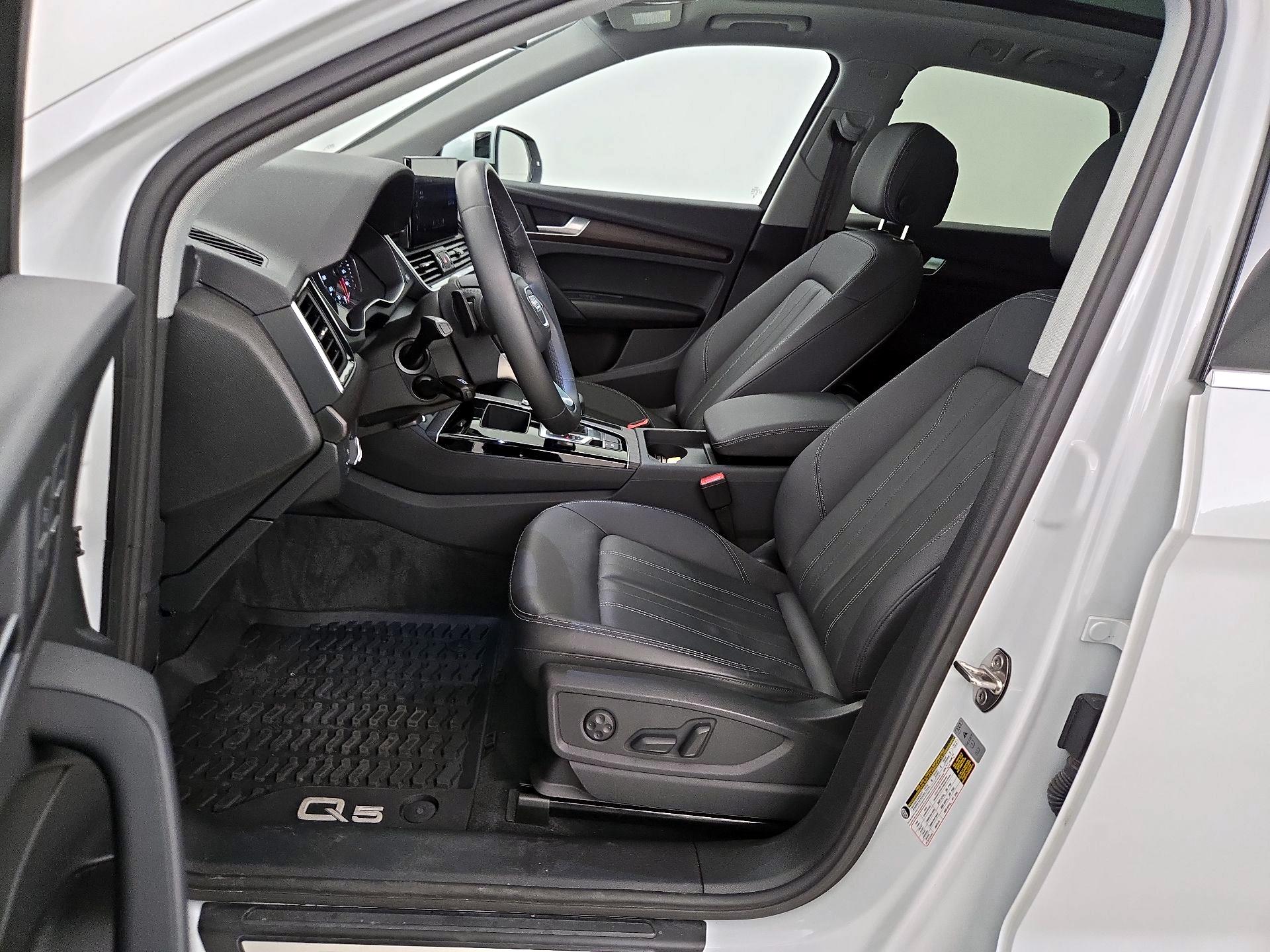 Thumbnail: 2024 Audi Q5 - 11
