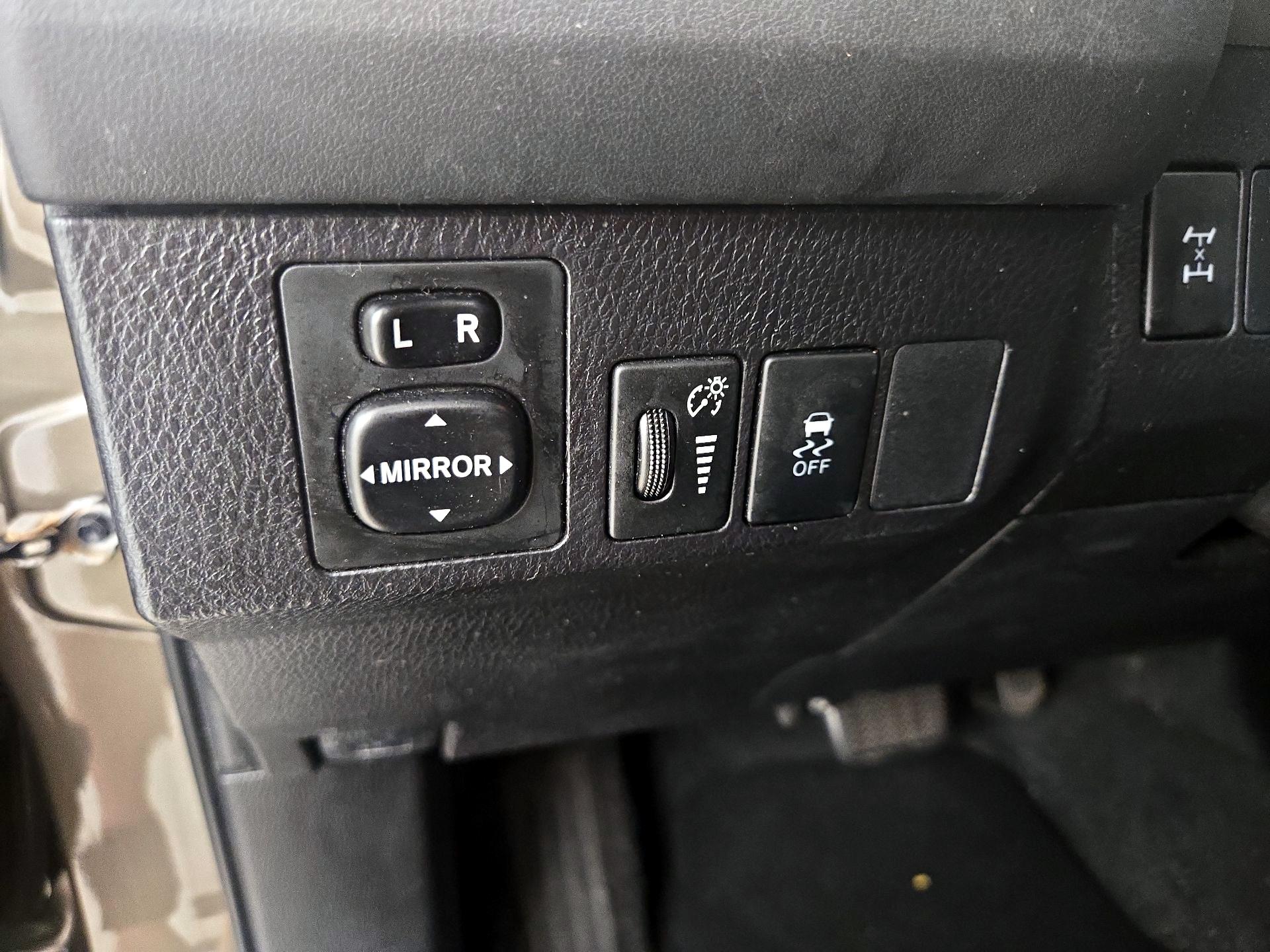 Thumbnail: 2014 Toyota RAV4 - 13