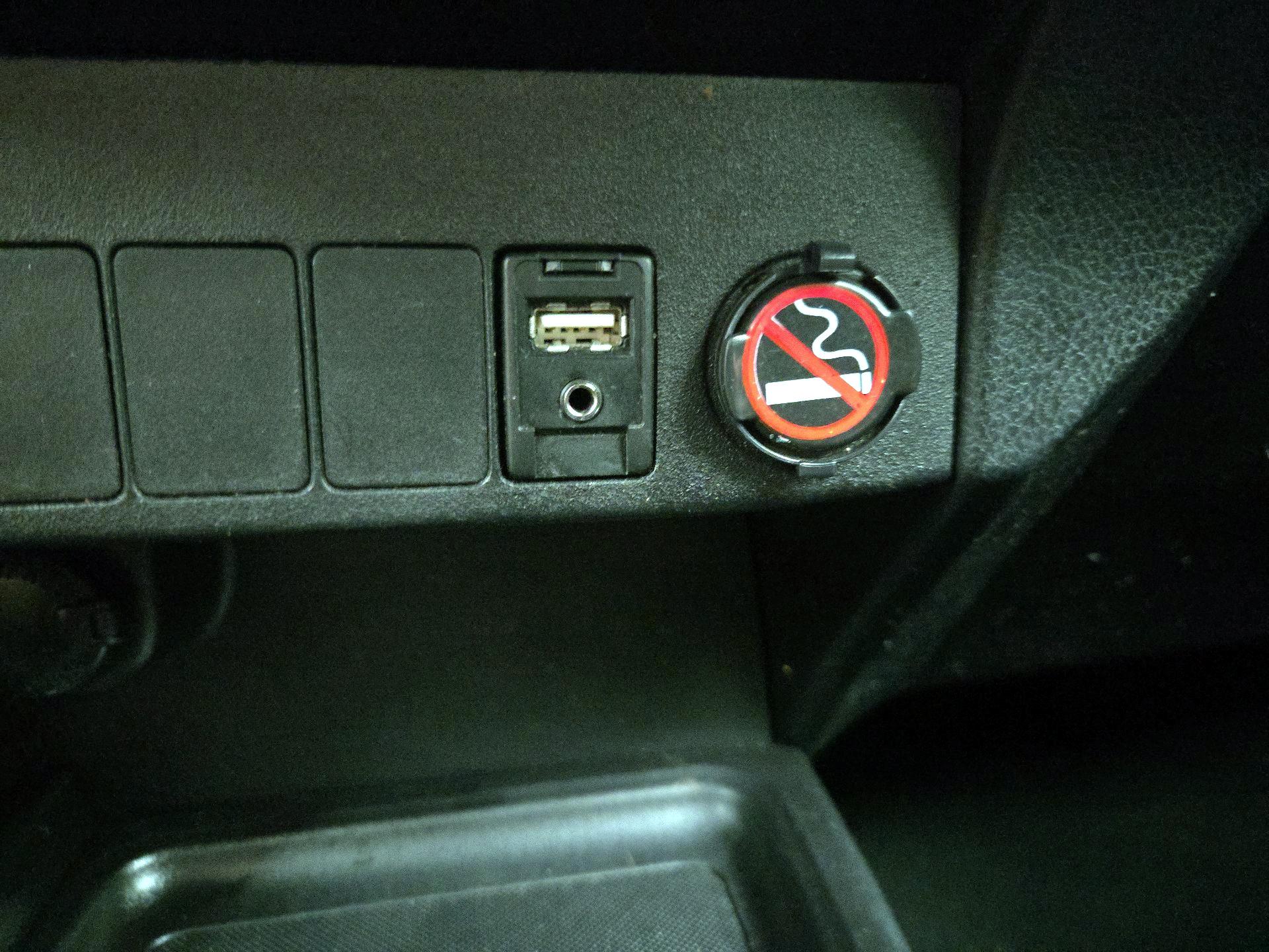 Thumbnail: 2014 Toyota RAV4 - 18