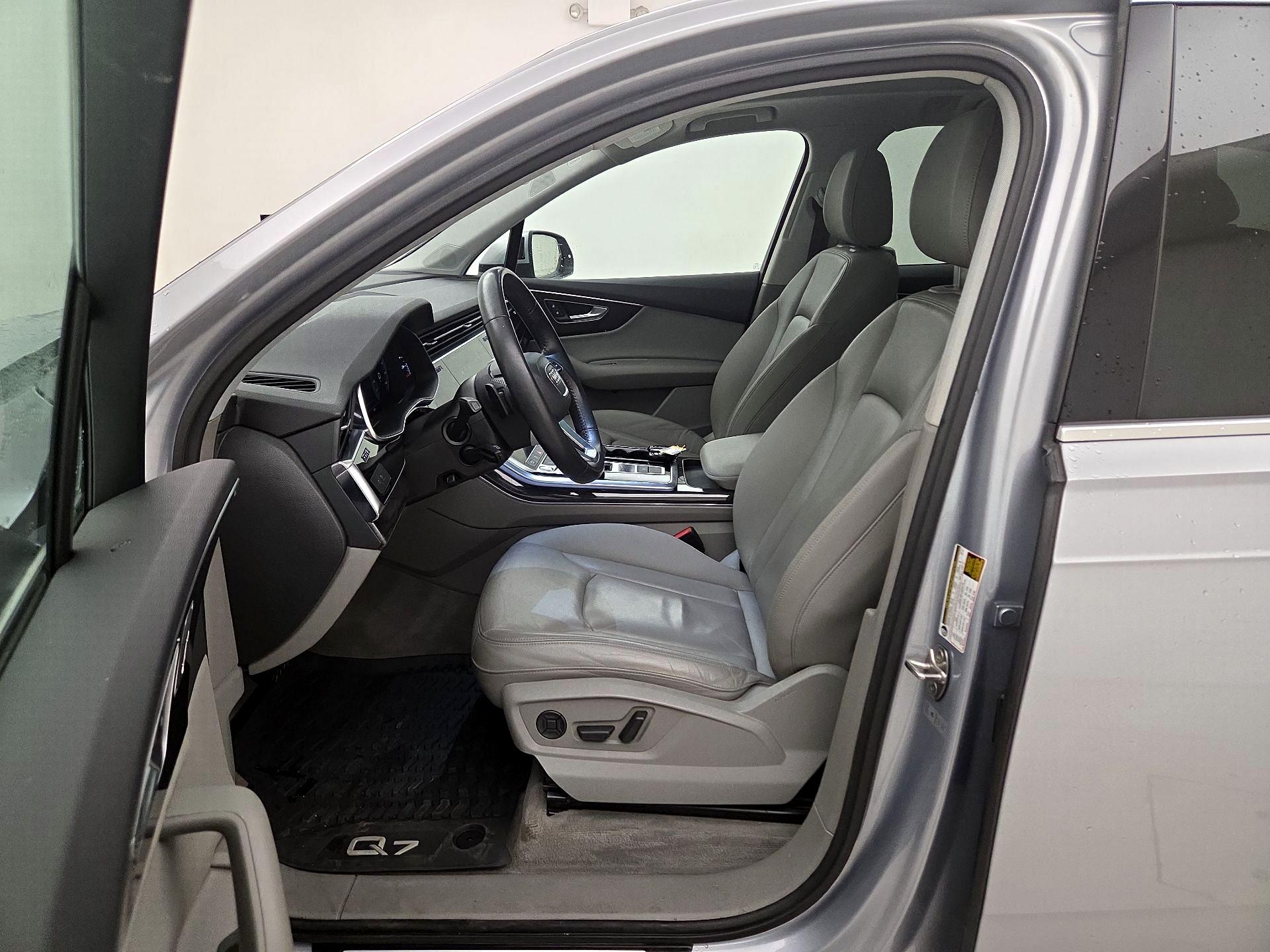 Thumbnail: 2020 Audi Q7 - 11