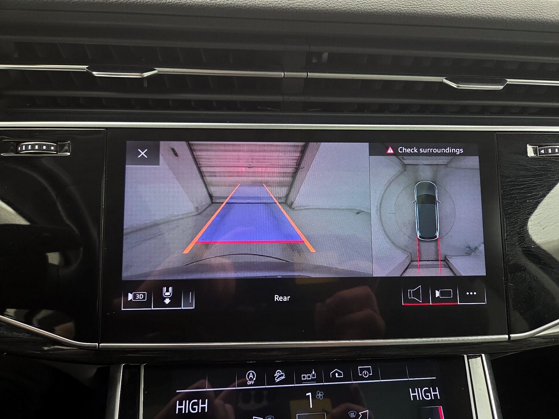 Thumbnail: 2020 Audi Q7 - 15