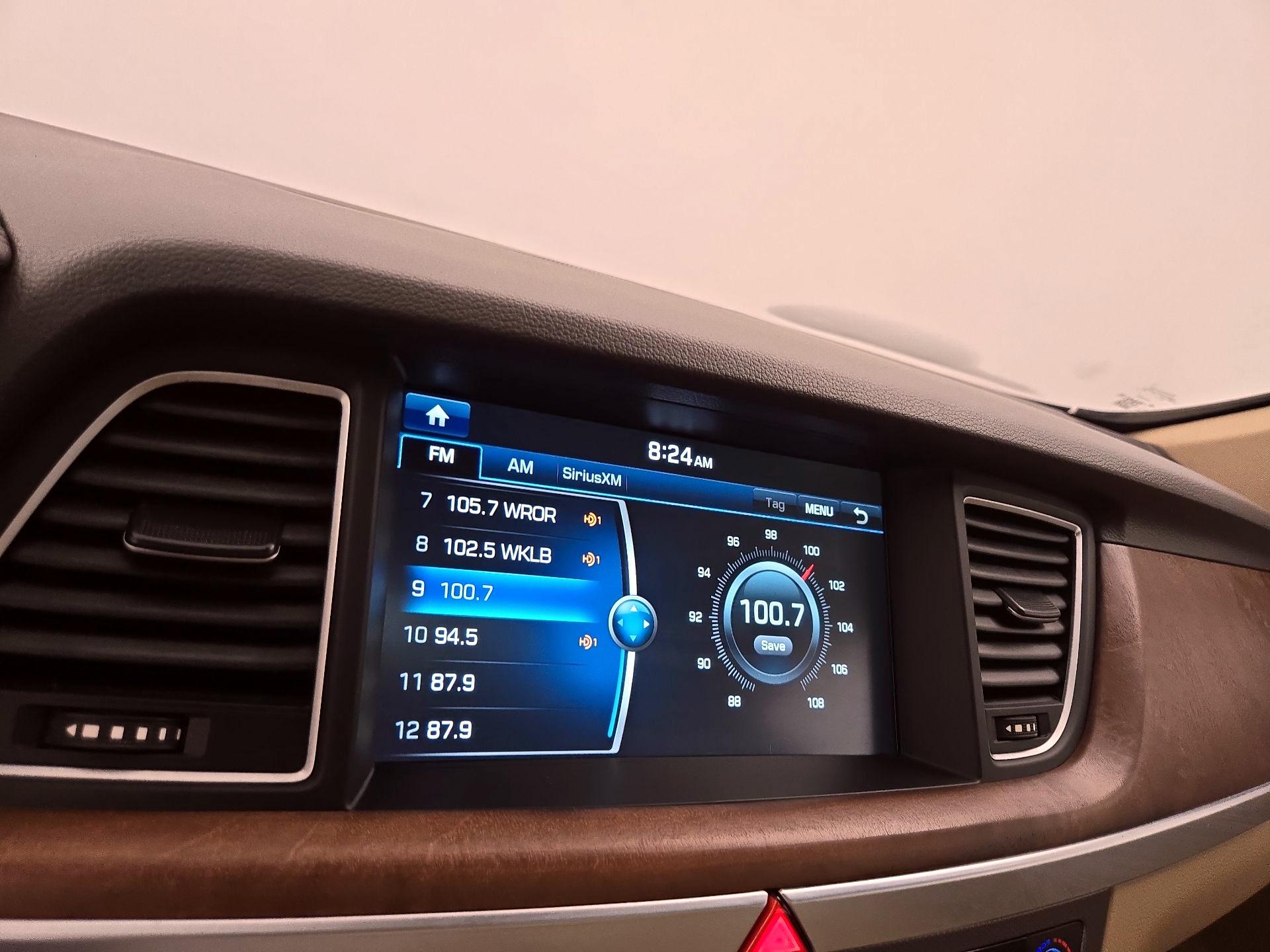 Thumbnail: 2017 Genesis G80 - 16