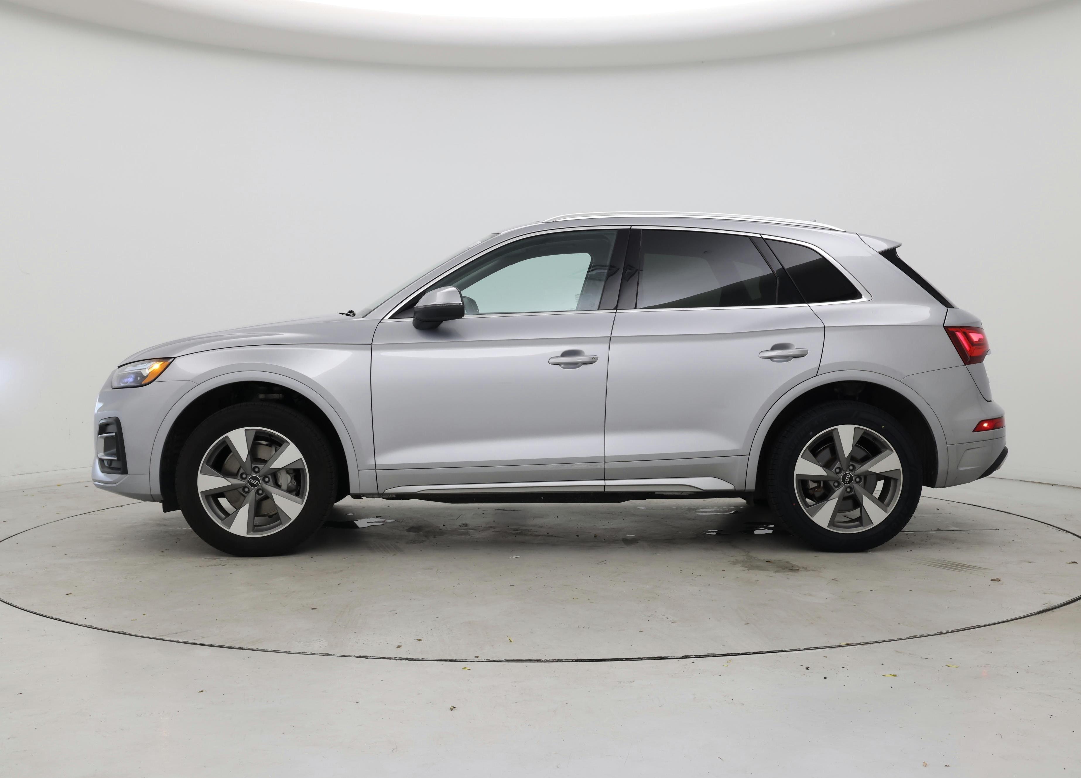 Thumbnail: 2023 Audi Q5 - 3