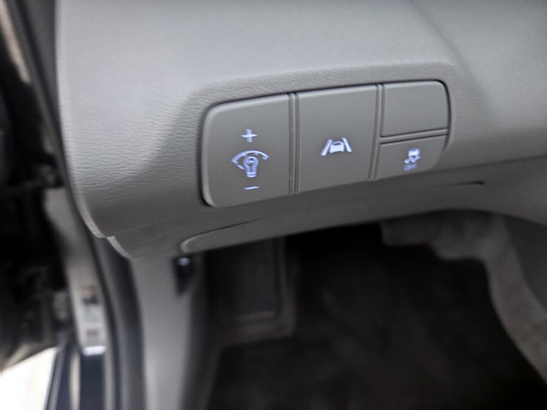 Thumbnail: 2023 Hyundai Elantra - 13