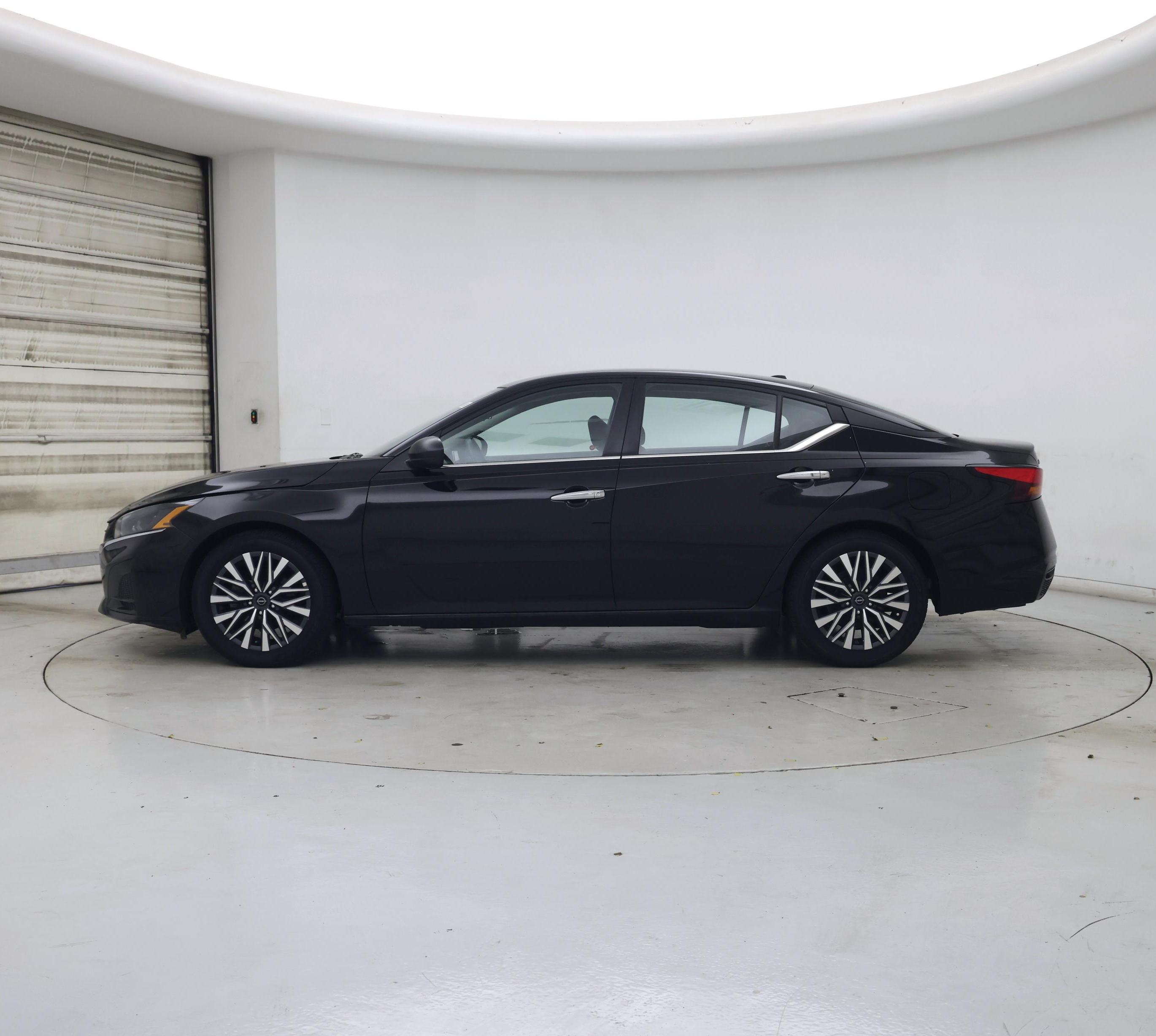 Thumbnail: 2024 Nissan Altima - 3