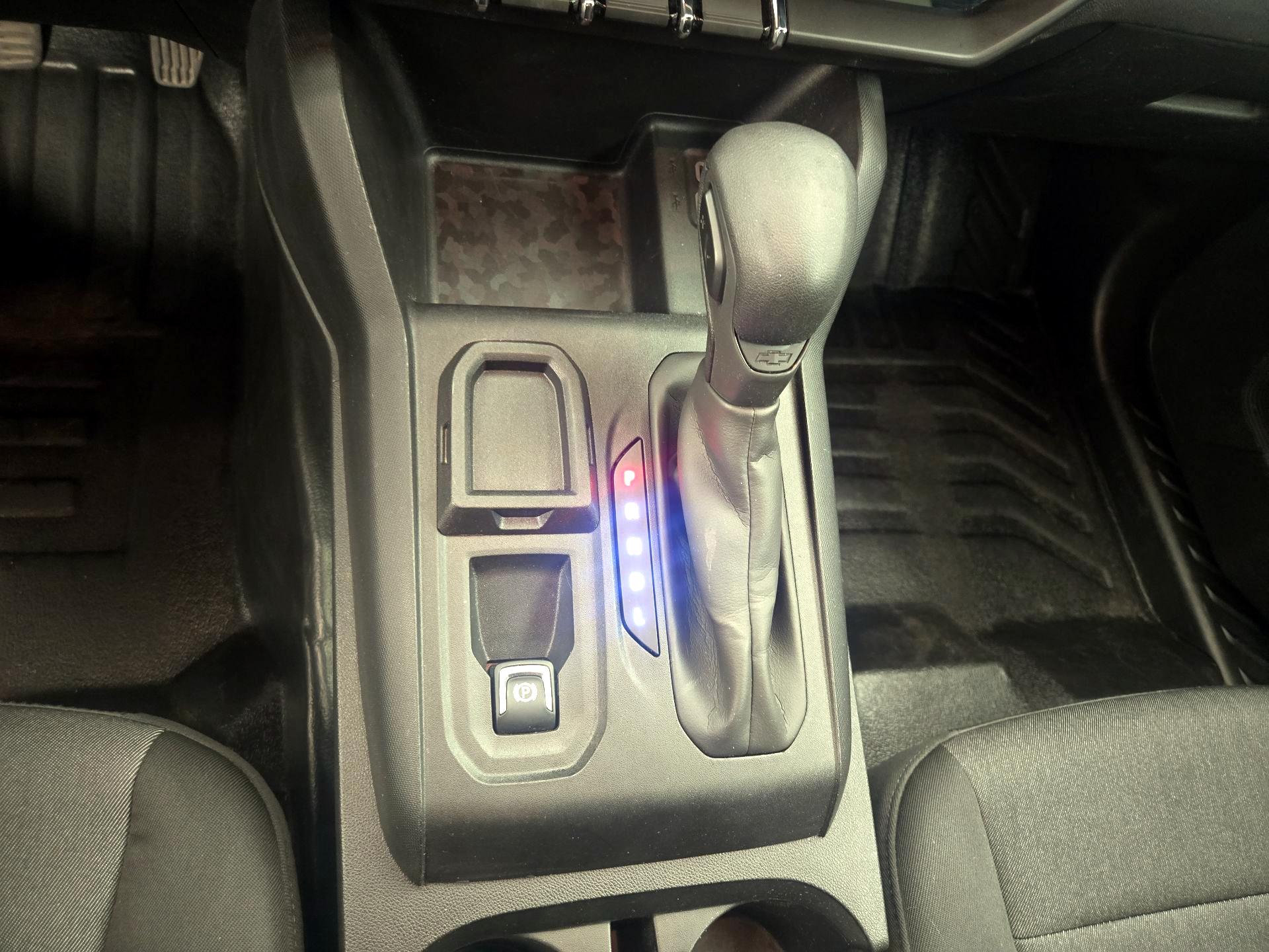 Thumbnail: 2023 Chevrolet Colorado - 17