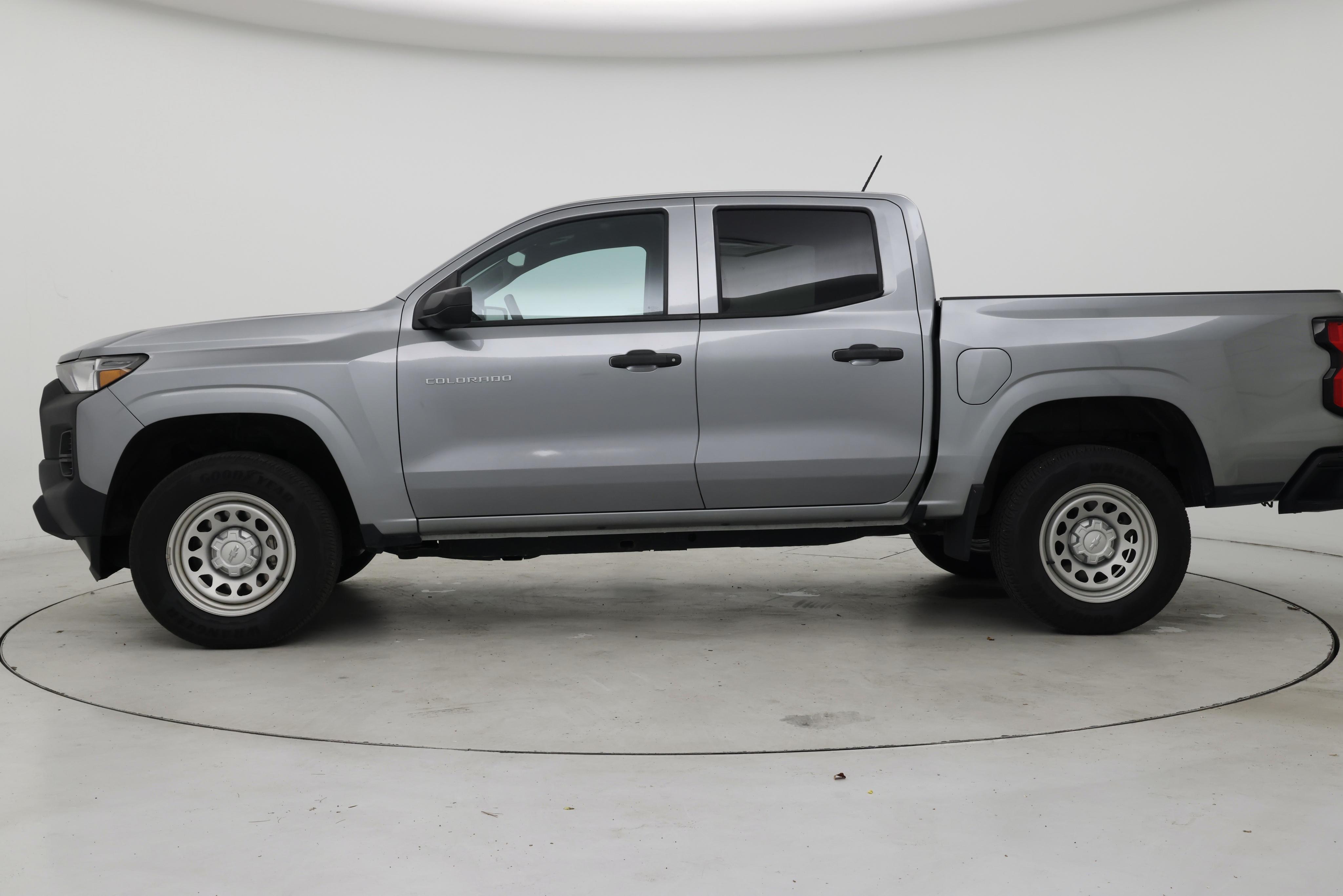 Thumbnail: 2023 Chevrolet Colorado - 3