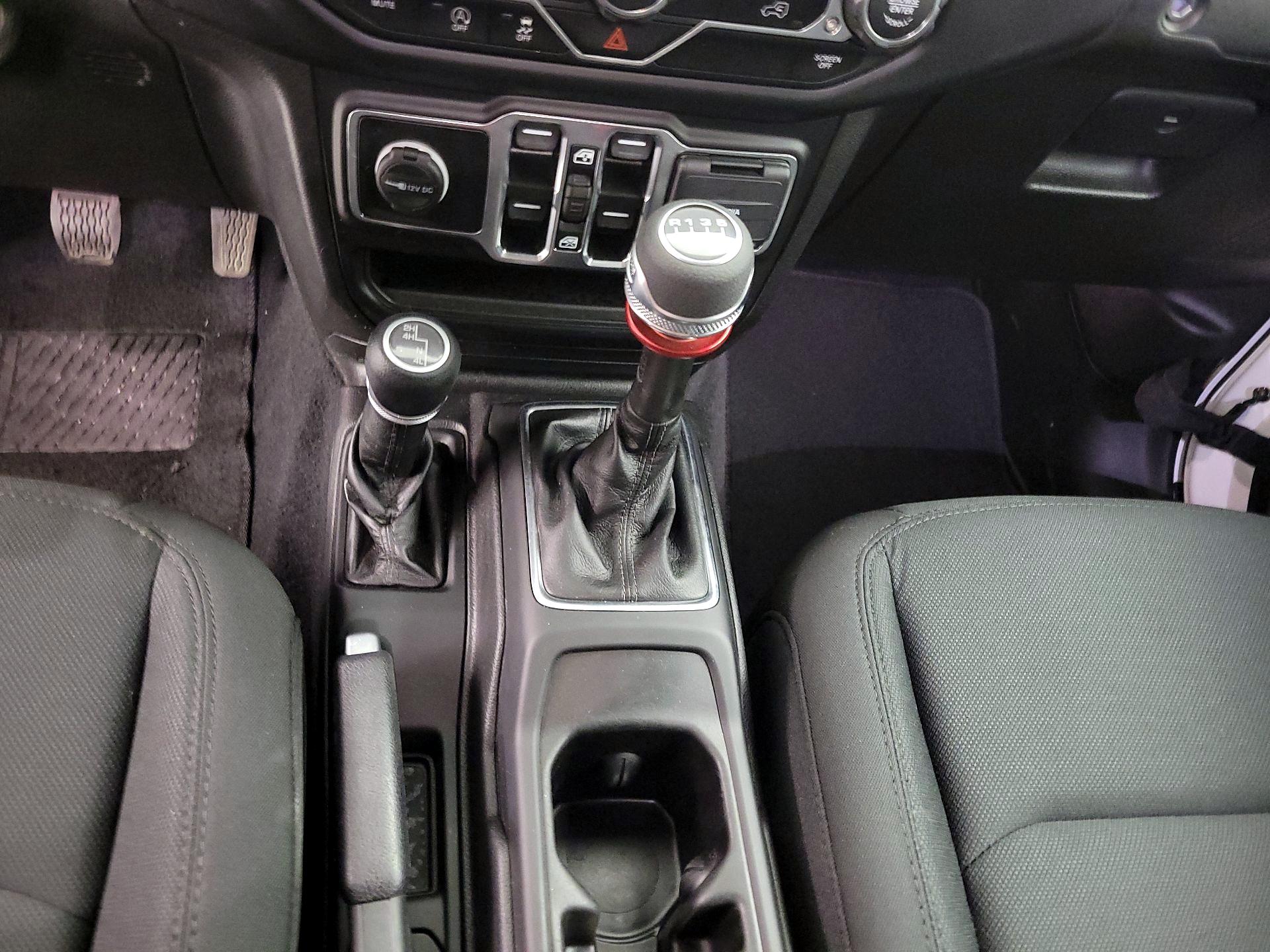 Thumbnail: 2021 Jeep Gladiator - 16