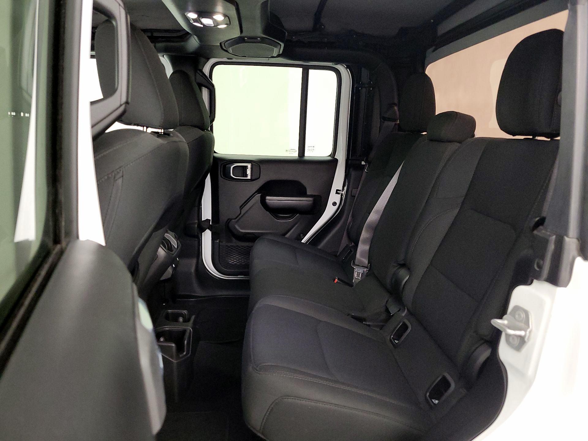Thumbnail: 2021 Jeep Gladiator - 19