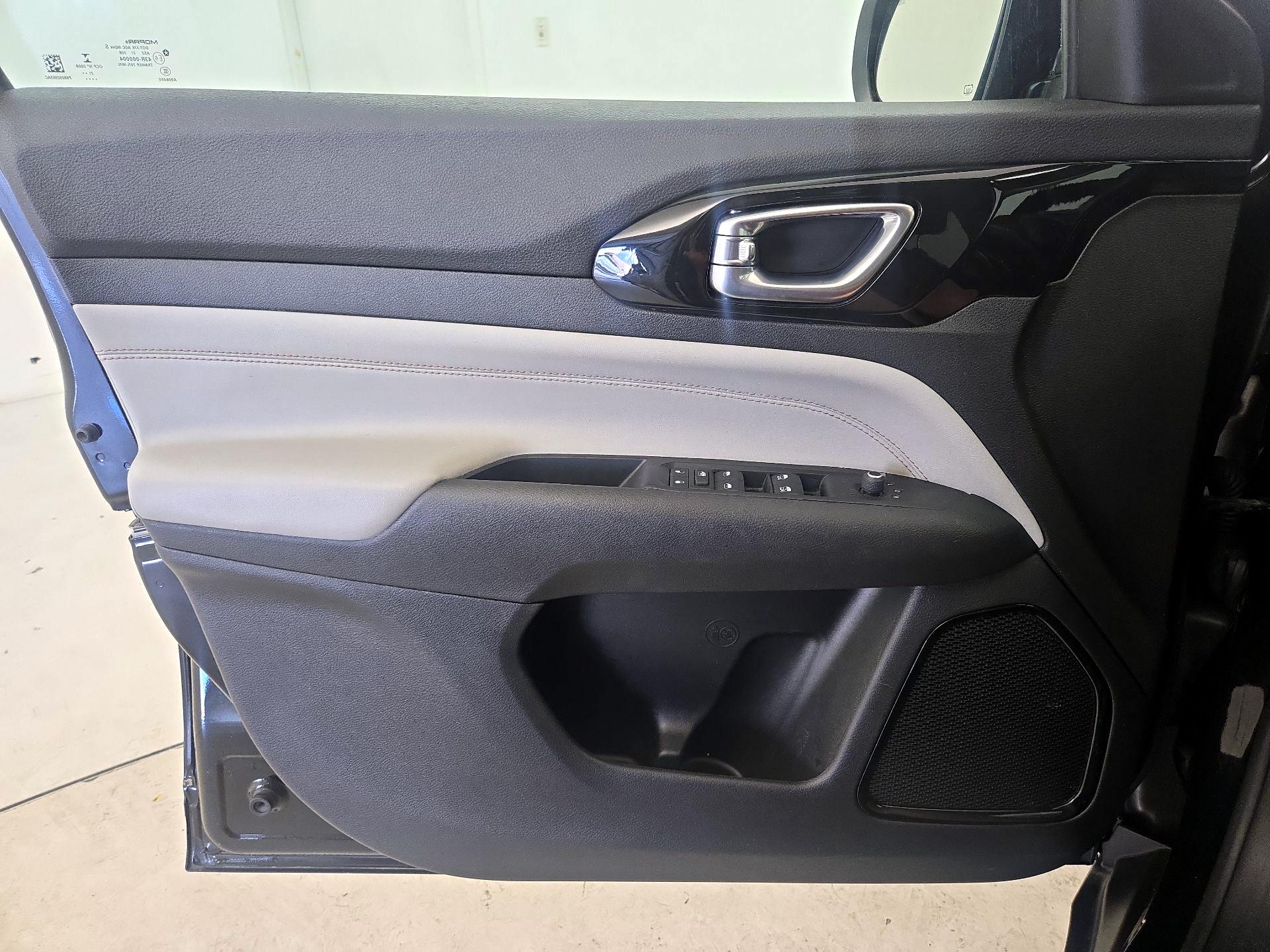 Thumbnail: 2022 Jeep Compass - 12