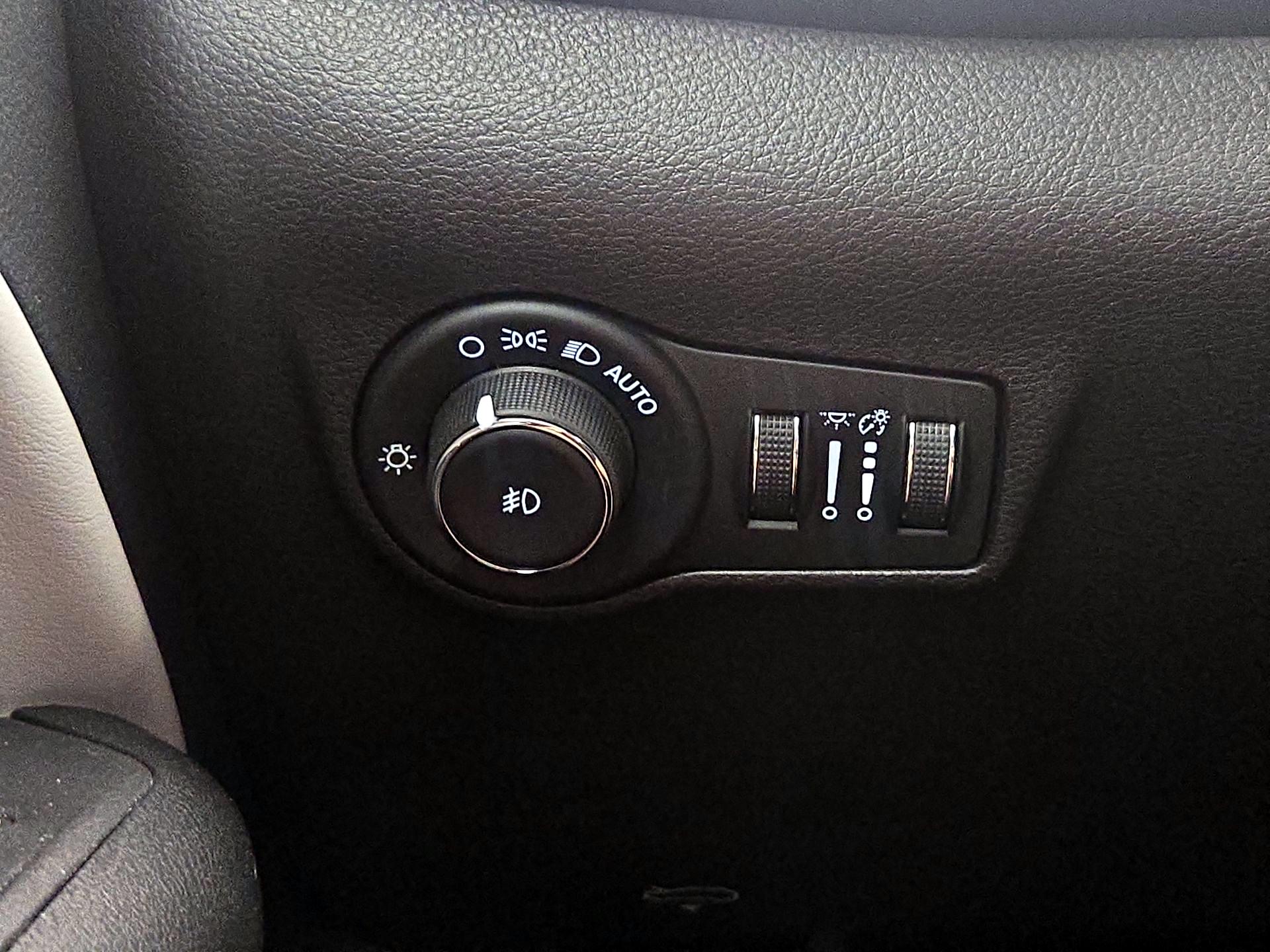 Thumbnail: 2022 Jeep Compass - 13