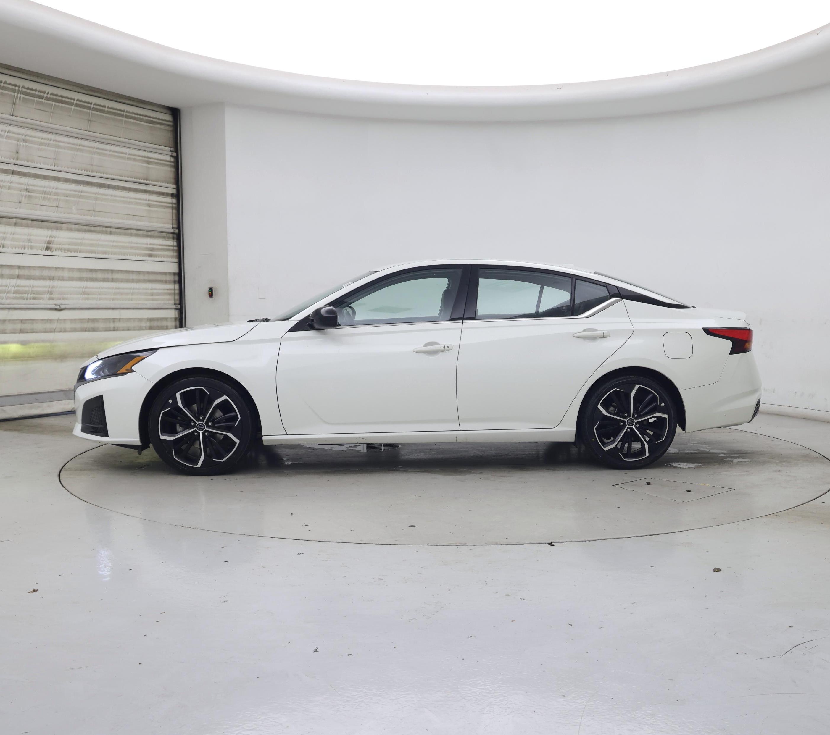 Thumbnail: 2024 Nissan Altima - 3