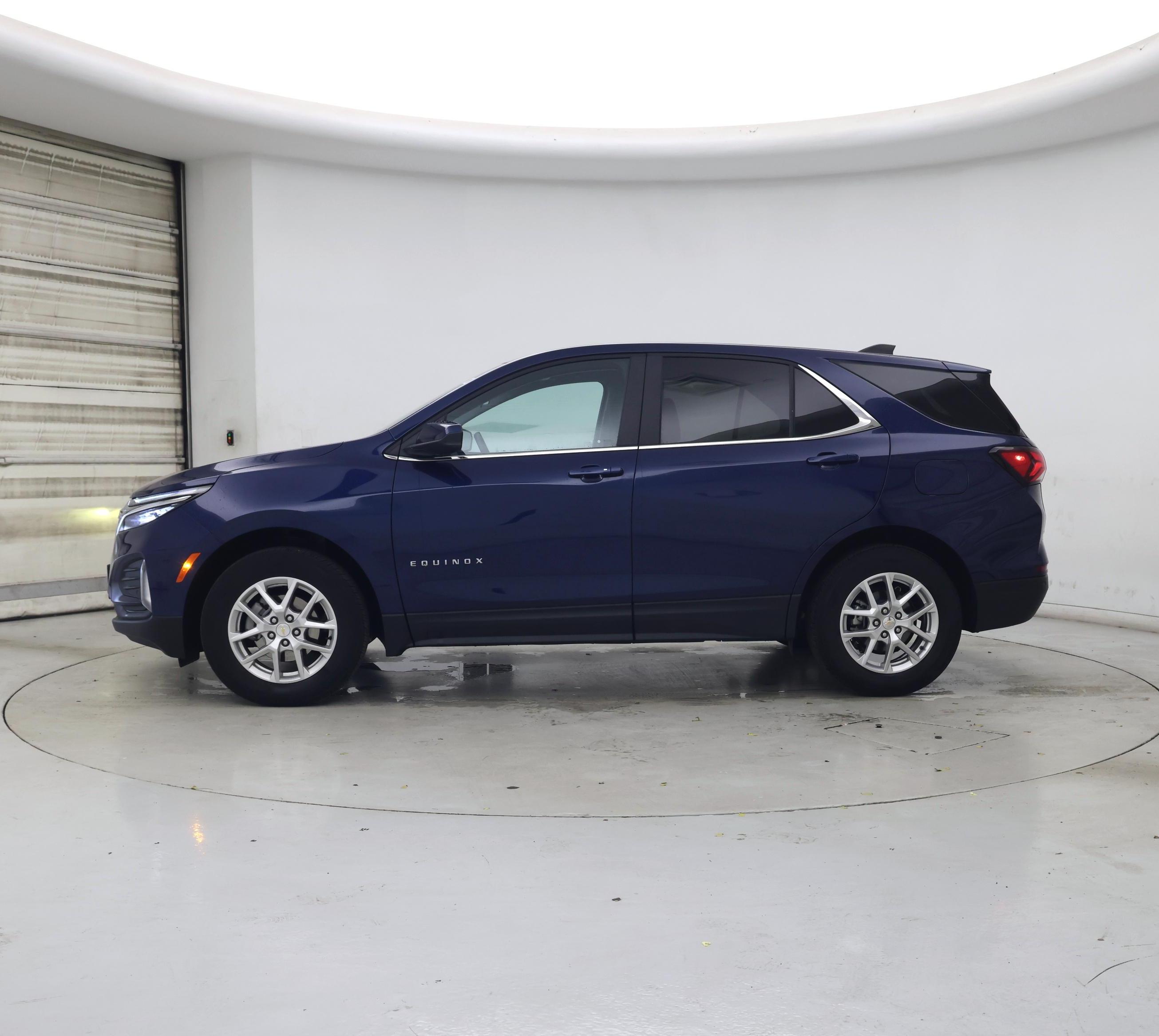 Thumbnail: 2022 Chevrolet Equinox - 3