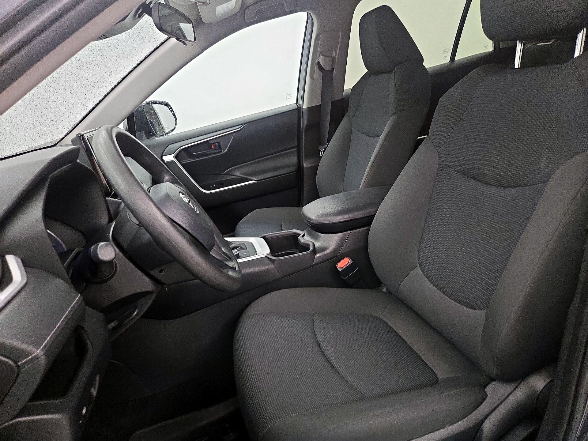 Thumbnail: 2022 Toyota RAV4 - 11