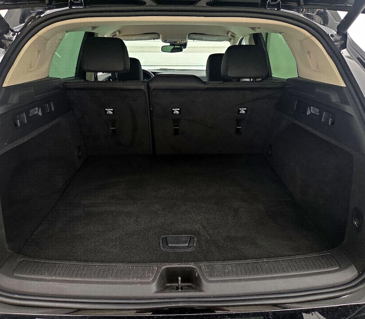 Trunk/Cargo (Seats Up)