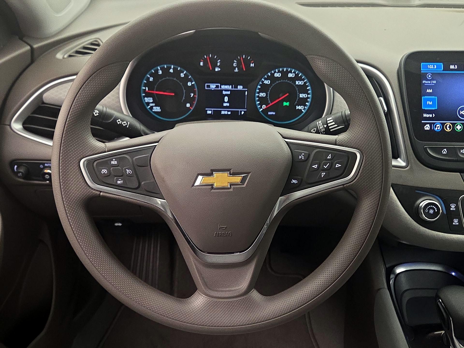 Thumbnail: 2022 Chevrolet Malibu - 10