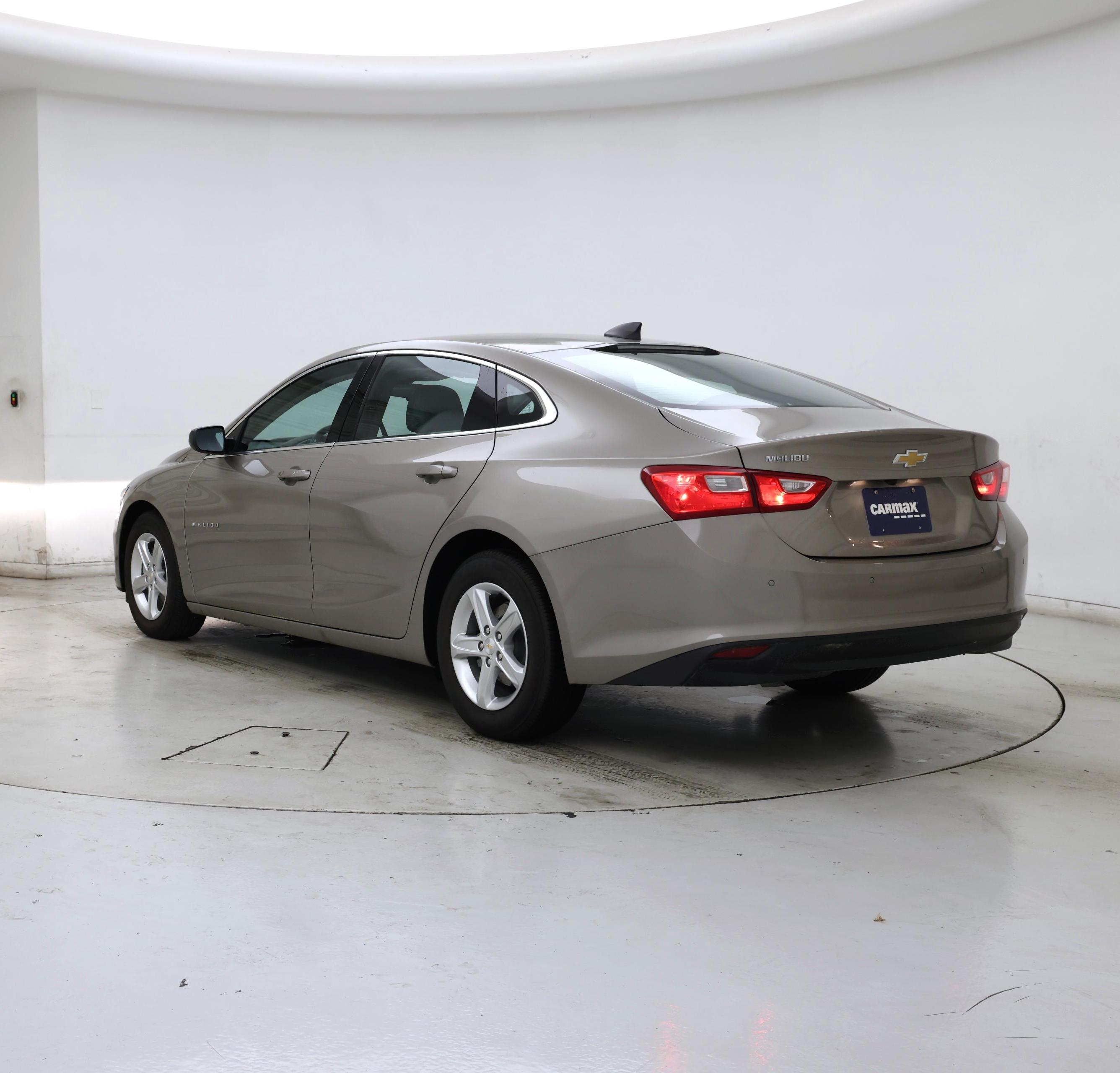 Thumbnail: 2022 Chevrolet Malibu - 2