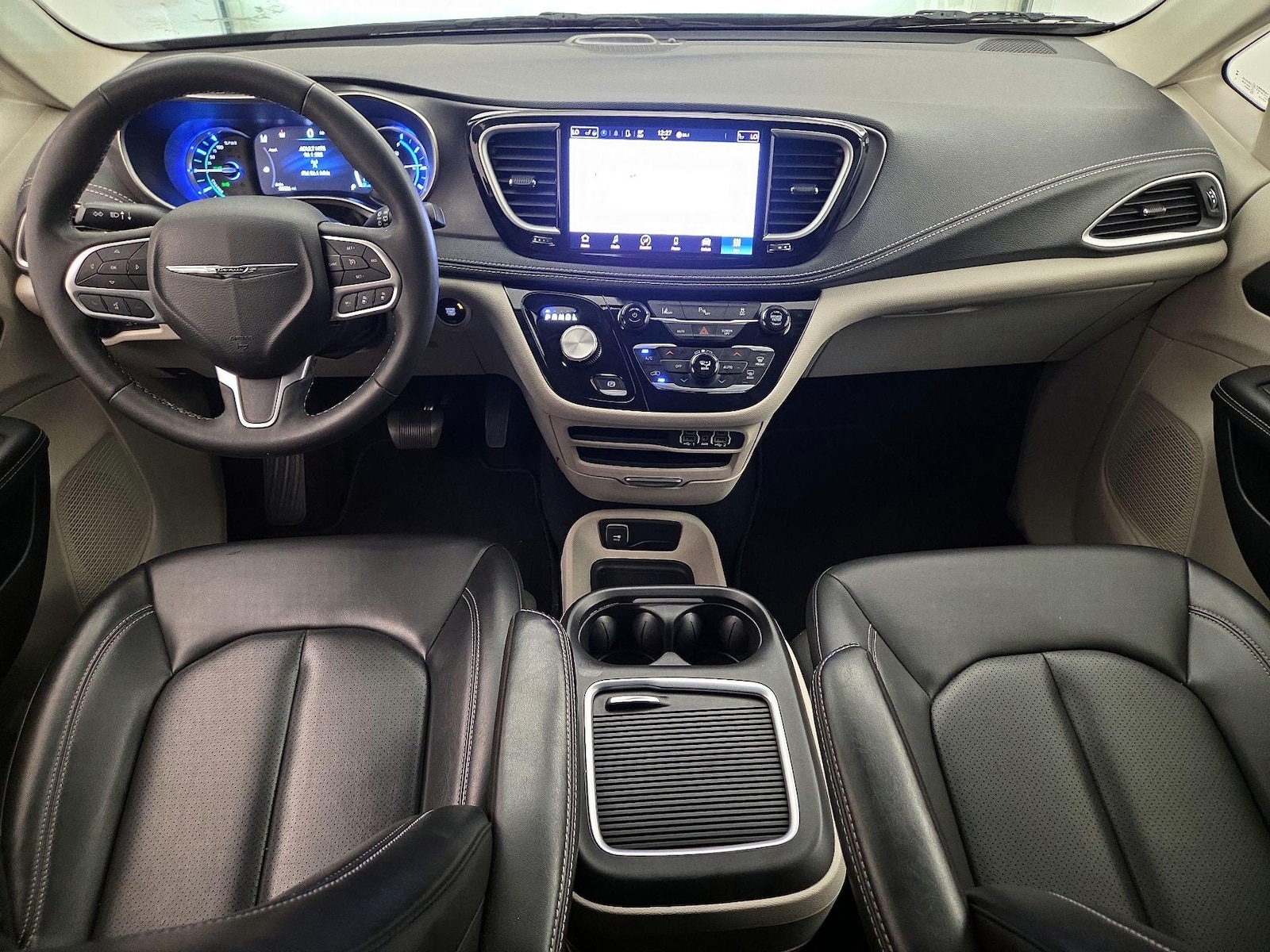 2023 Chrysler Pacifica Hybrid Touring L - Photo 10