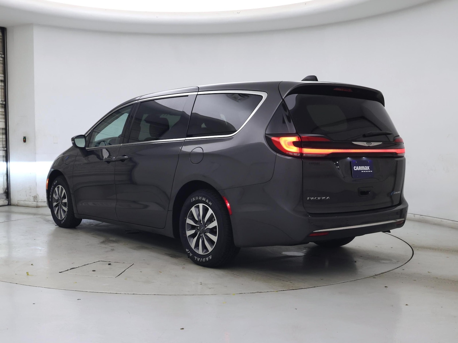 2023 Chrysler Pacifica Hybrid Touring L - Photo 3