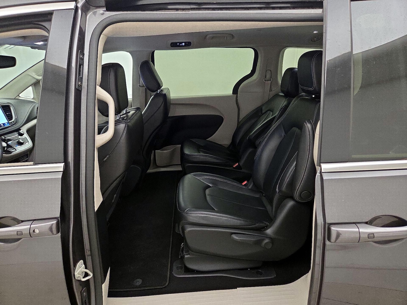 2023 Chrysler Pacifica Hybrid Touring L - Photo 20