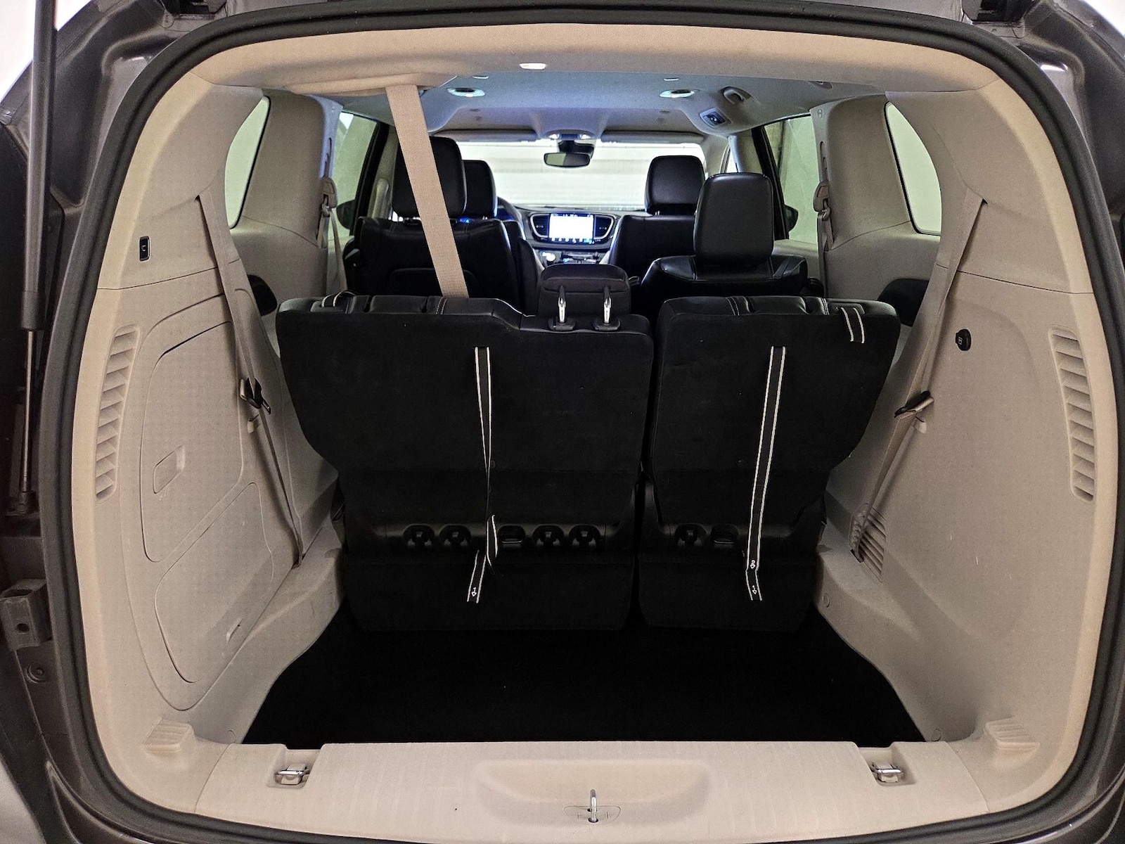 2023 Chrysler Pacifica Hybrid Touring L - Photo 22