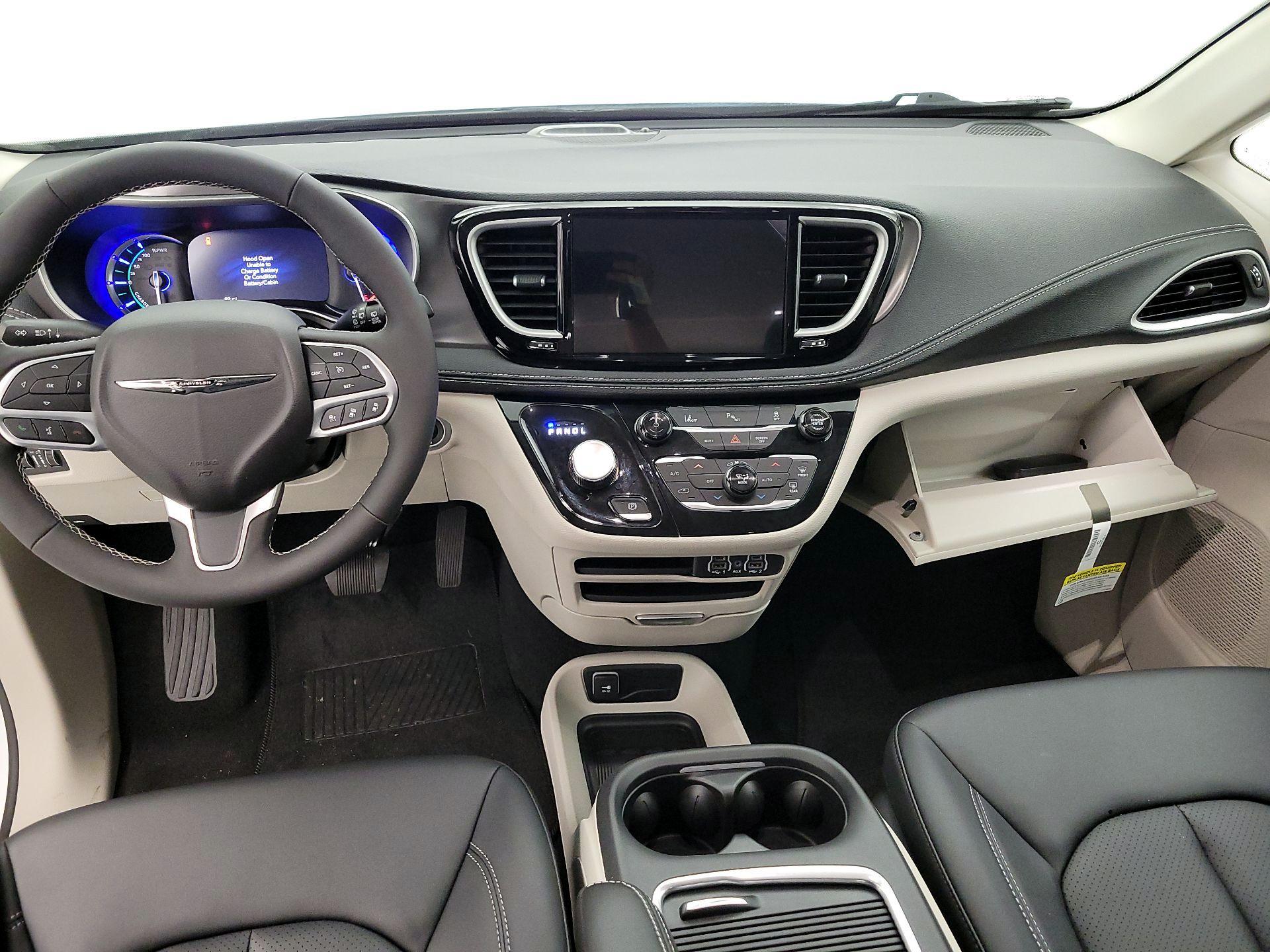 Thumbnail: 2024 Chrysler Pacifica - 9