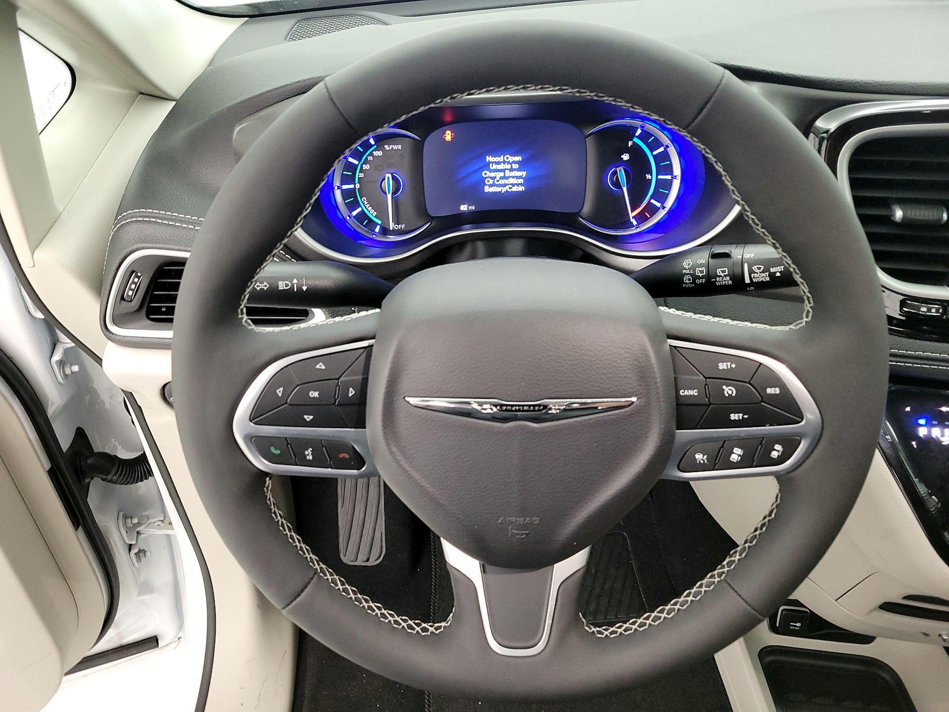 Thumbnail: 2024 Chrysler Pacifica - 10