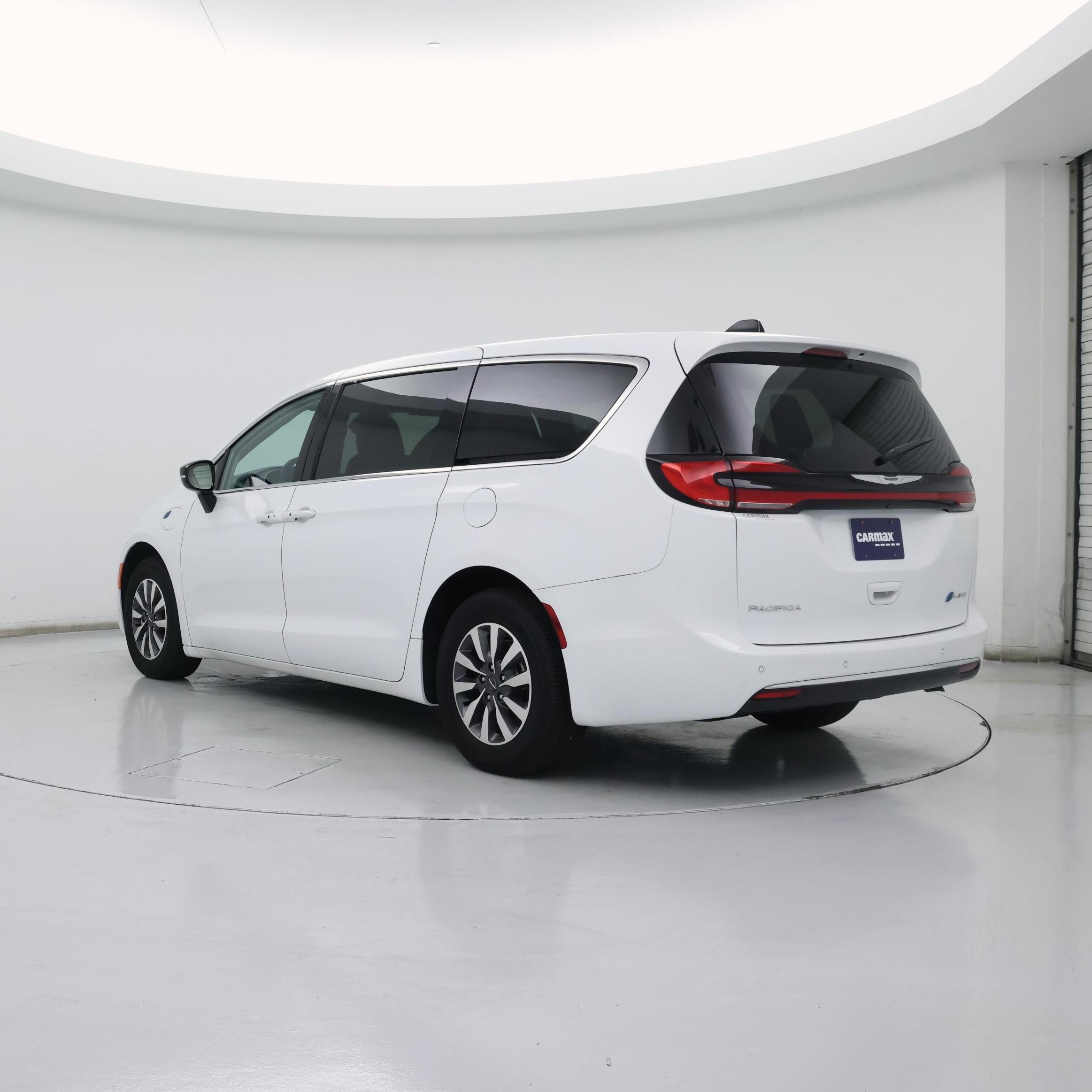 Thumbnail: 2024 Chrysler Pacifica - 2