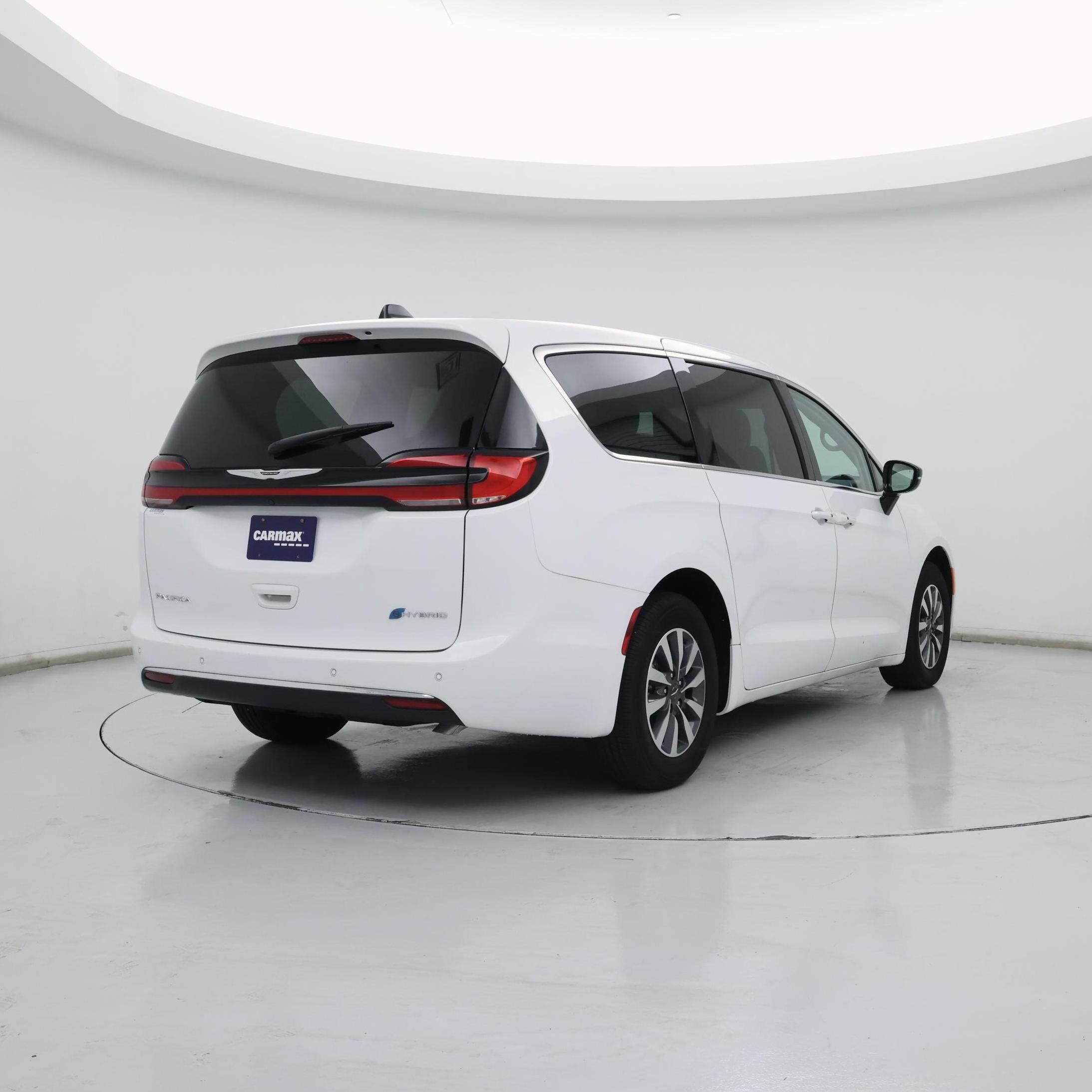Thumbnail: 2024 Chrysler Pacifica - 8