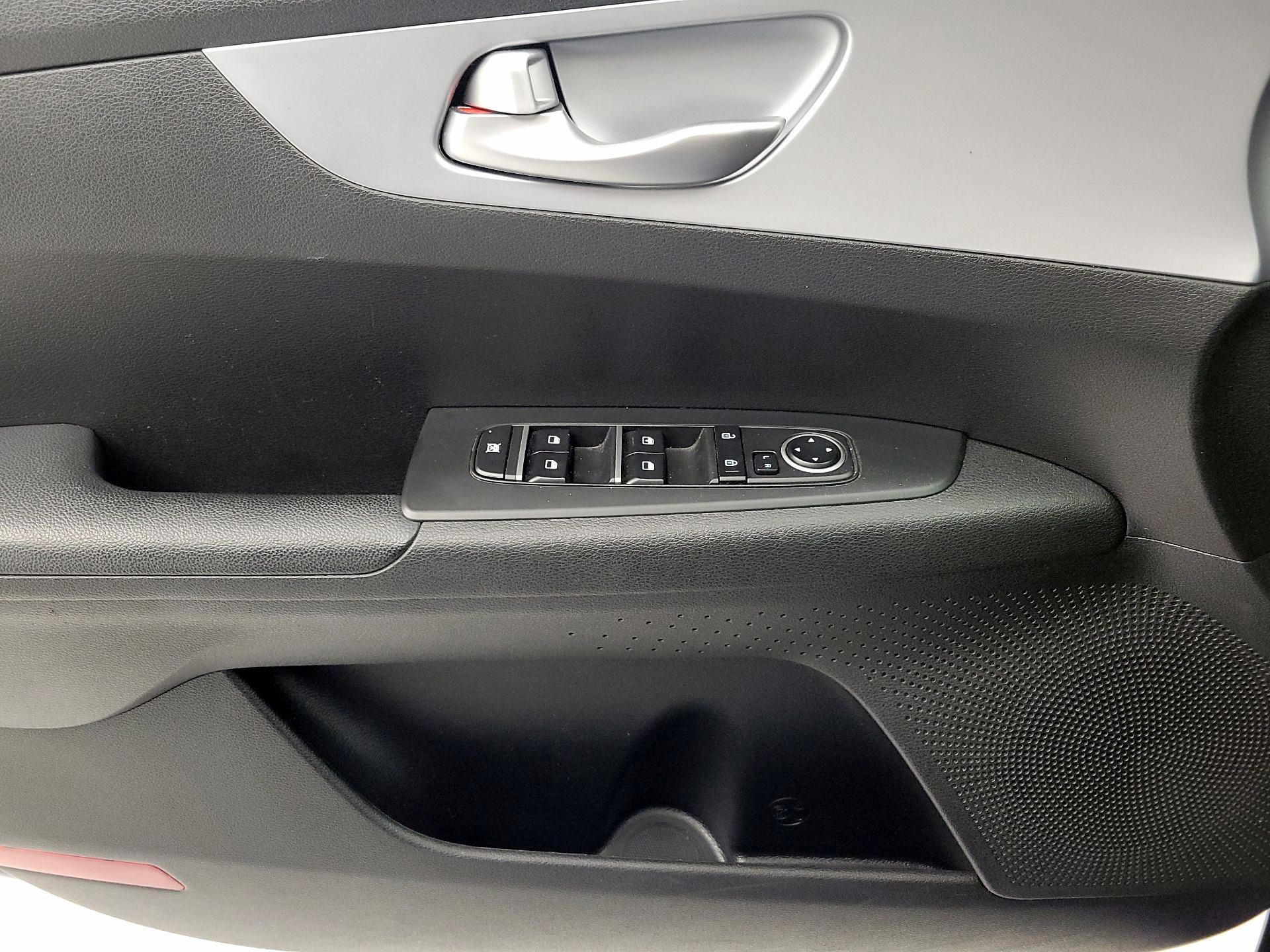 Thumbnail: 2023 Kia Forte - 12