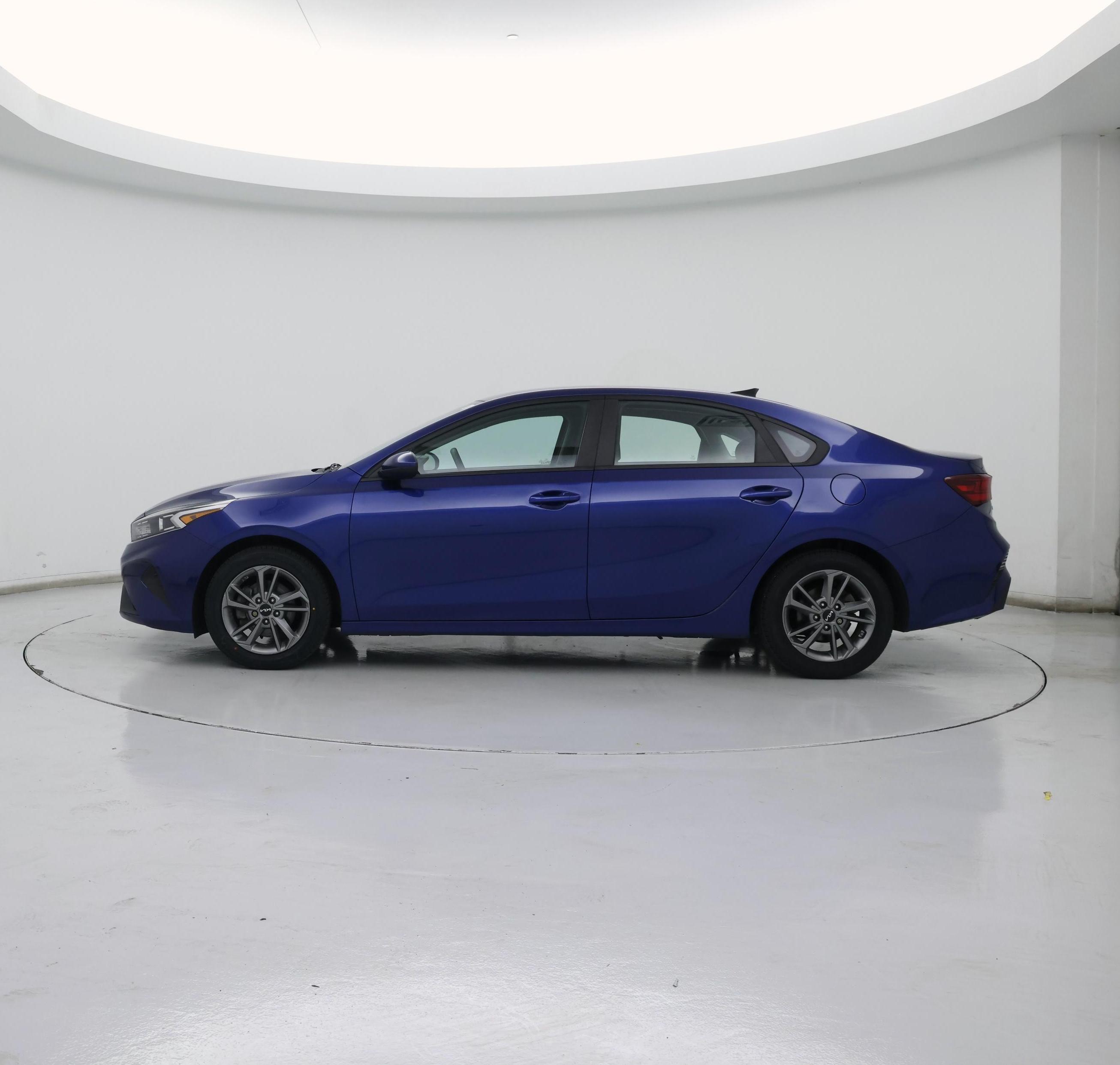 Thumbnail: 2023 Kia Forte - 3