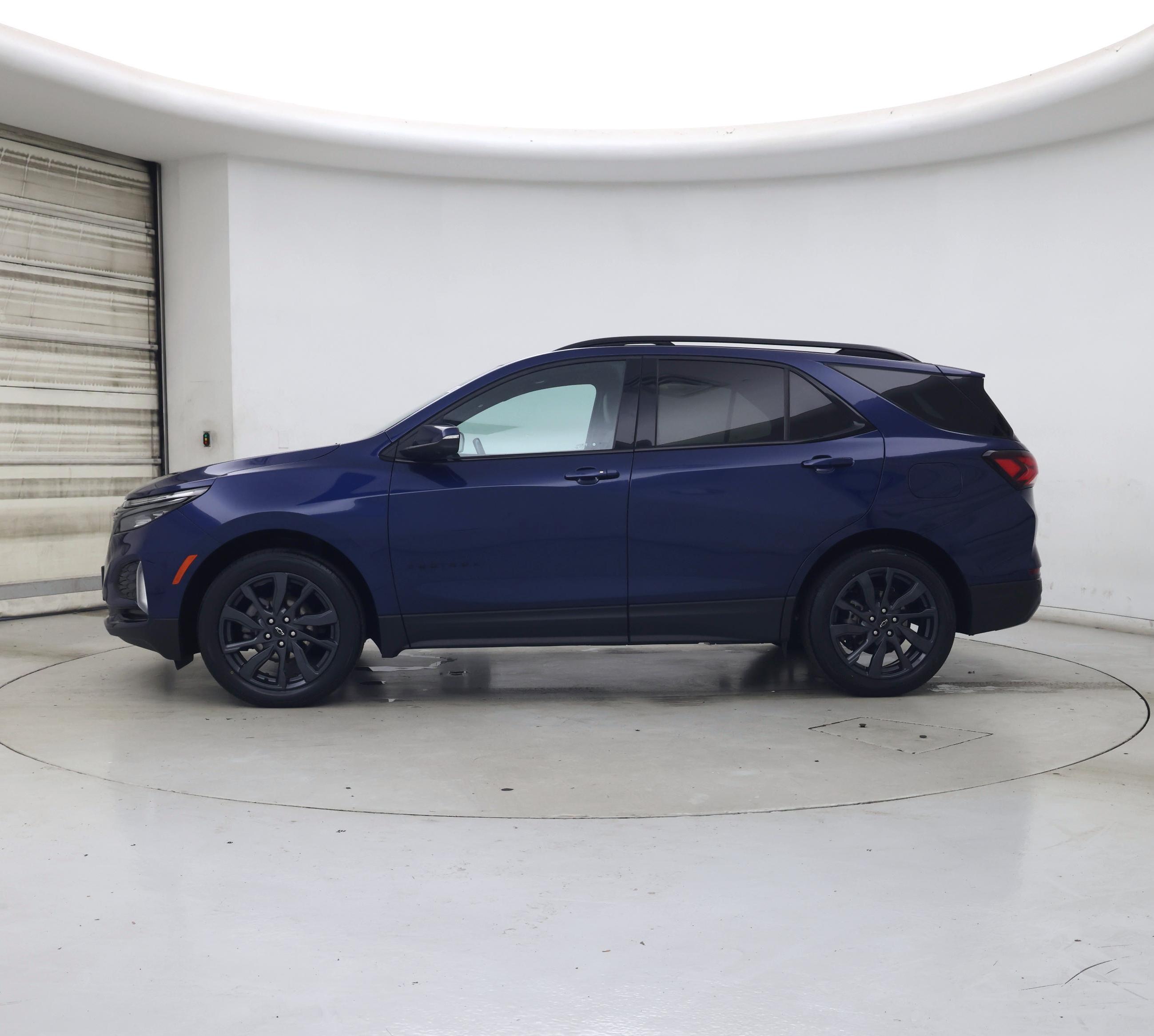 Thumbnail: 2022 Chevrolet Equinox - 3