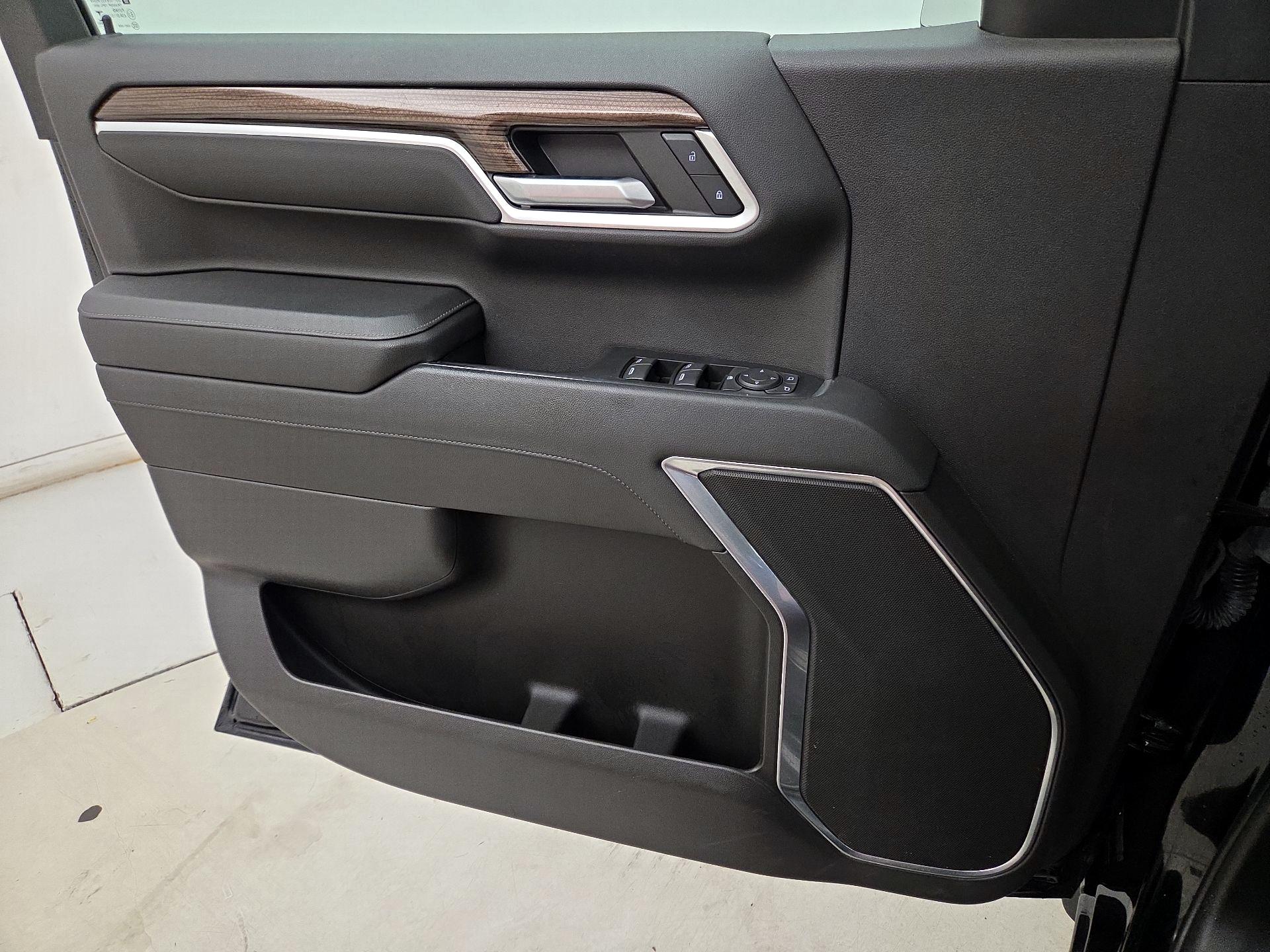 Thumbnail: 2022 Chevrolet Silverado 1500 - 12