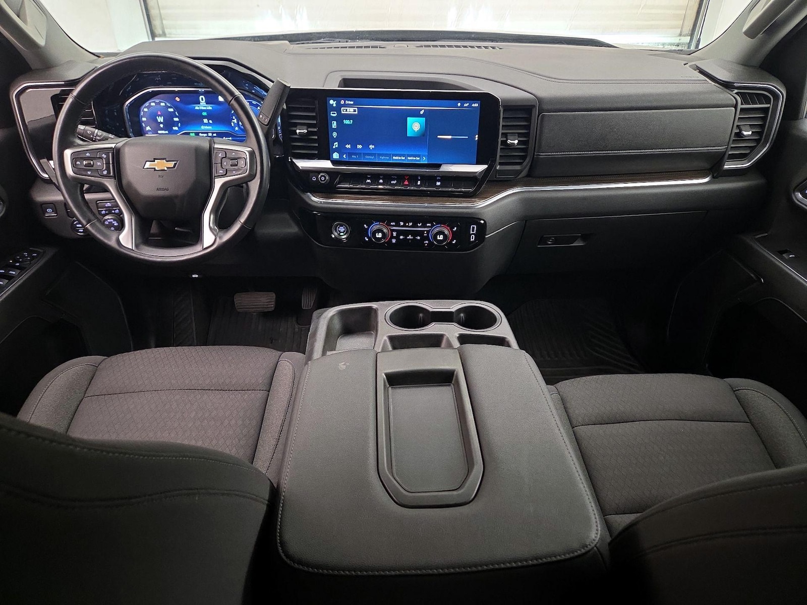 2023 Chevrolet Silverado 1500 LT - Photo 10