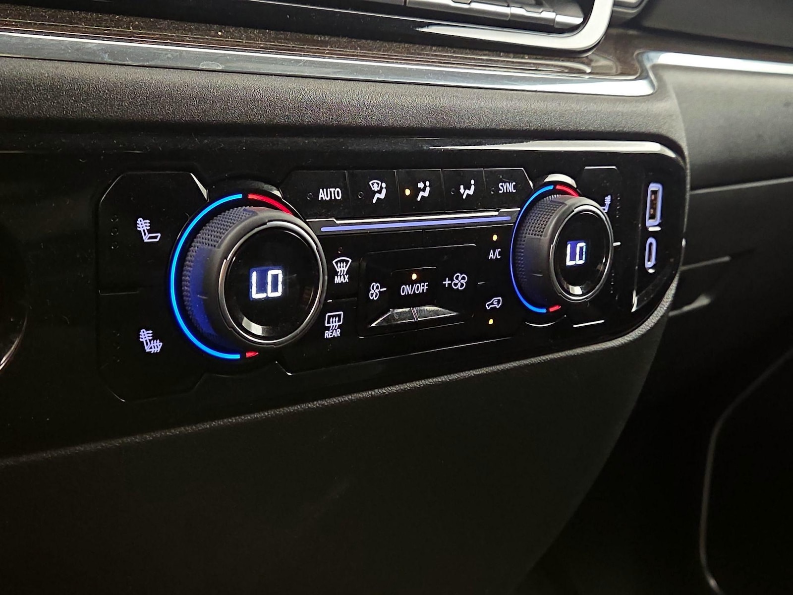 2023 Chevrolet Silverado 1500 LT - Photo 17