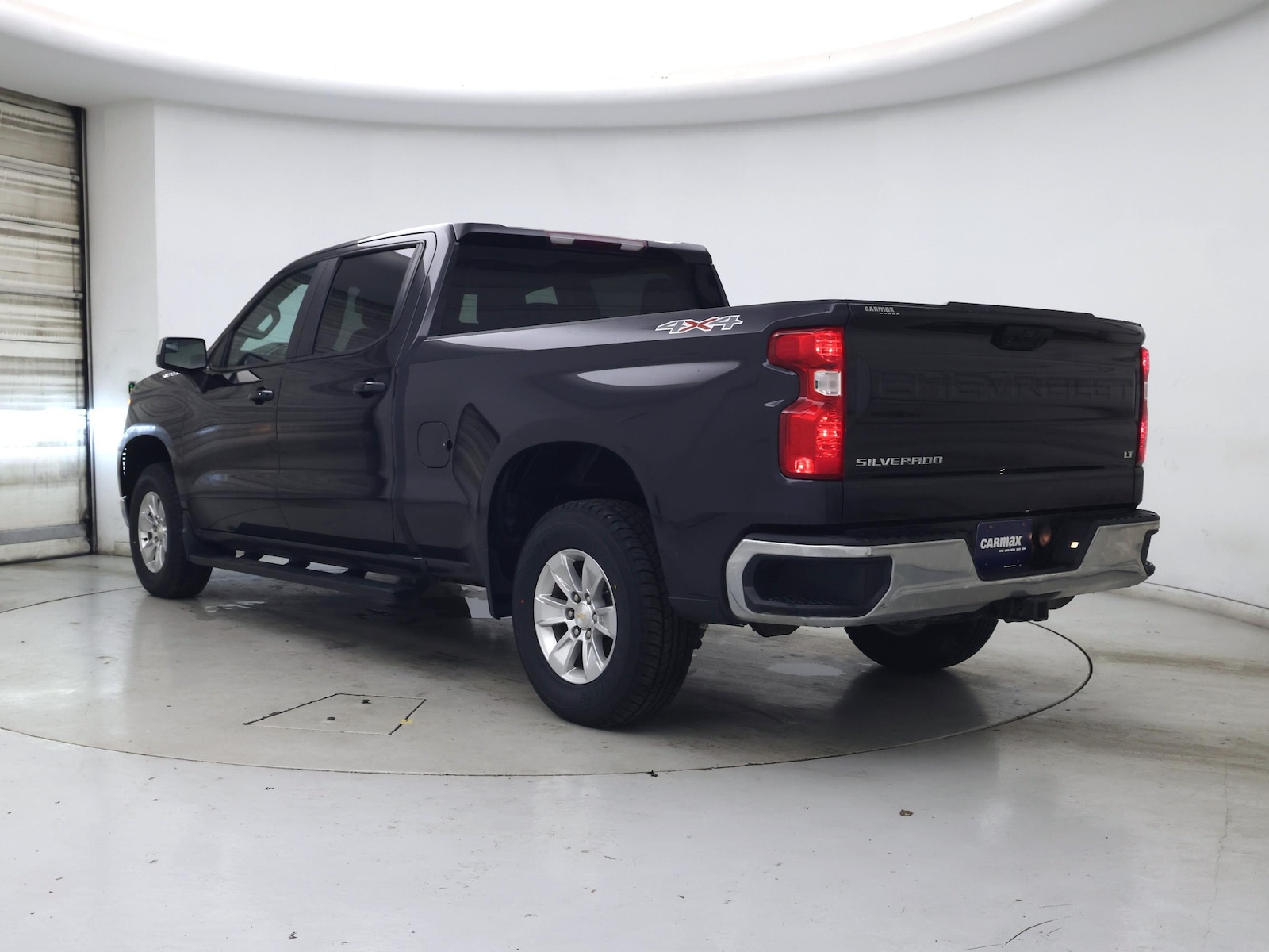 2023 Chevrolet Silverado 1500 LT - Photo 3