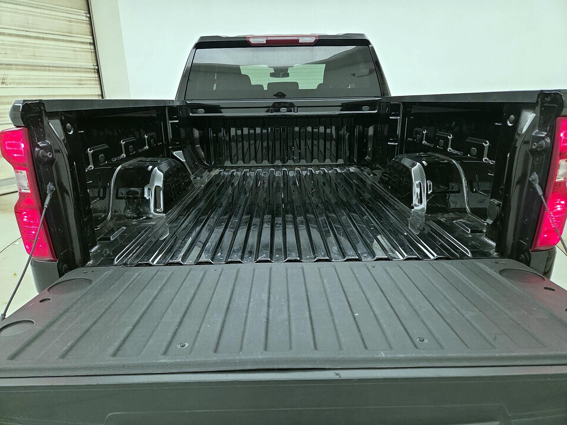 Thumbnail: 2023 Chevrolet Silverado 1500 - 20