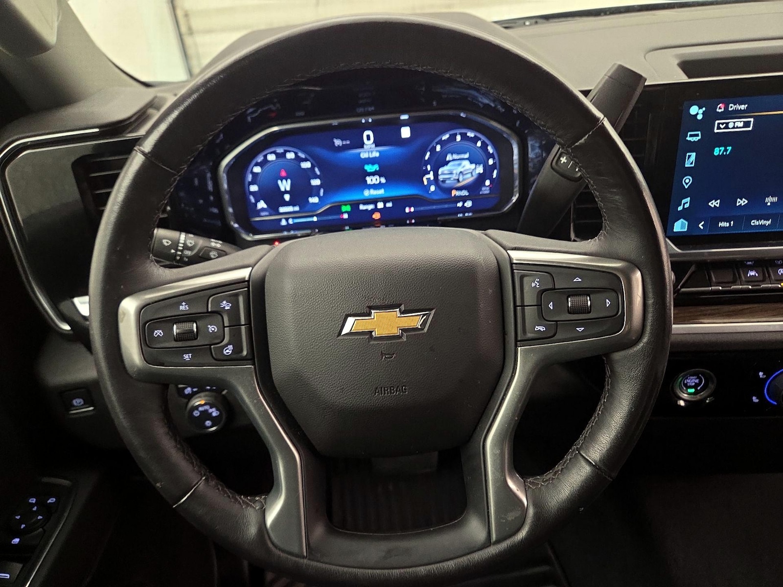 2022 Chevrolet Silverado 1500 LT - Photo 11
